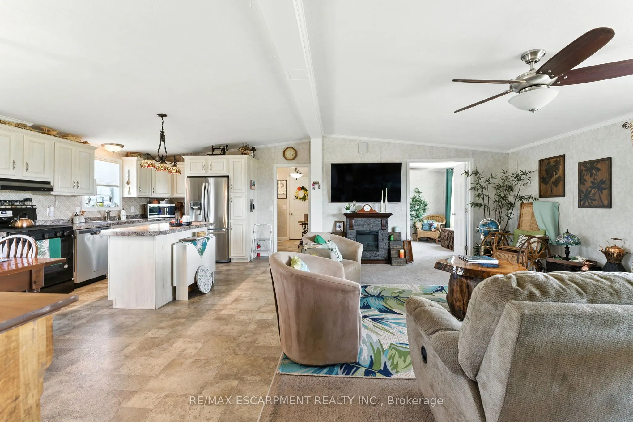 55 RIVERBEND Crescent