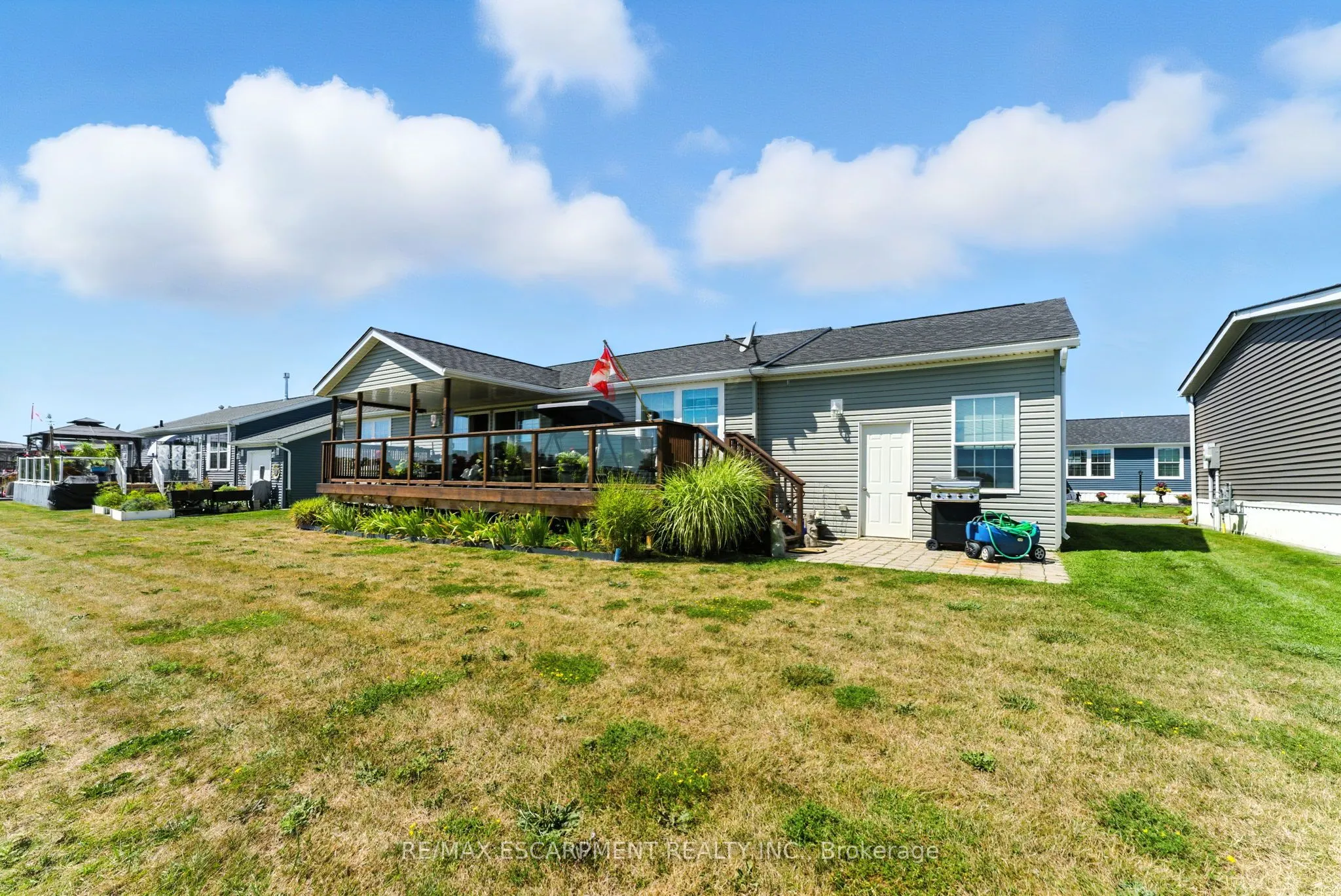 55 RIVERBEND Crescent