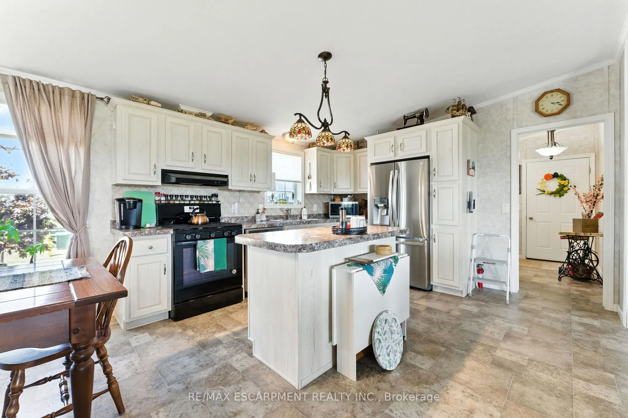 55 RIVERBEND Crescent
