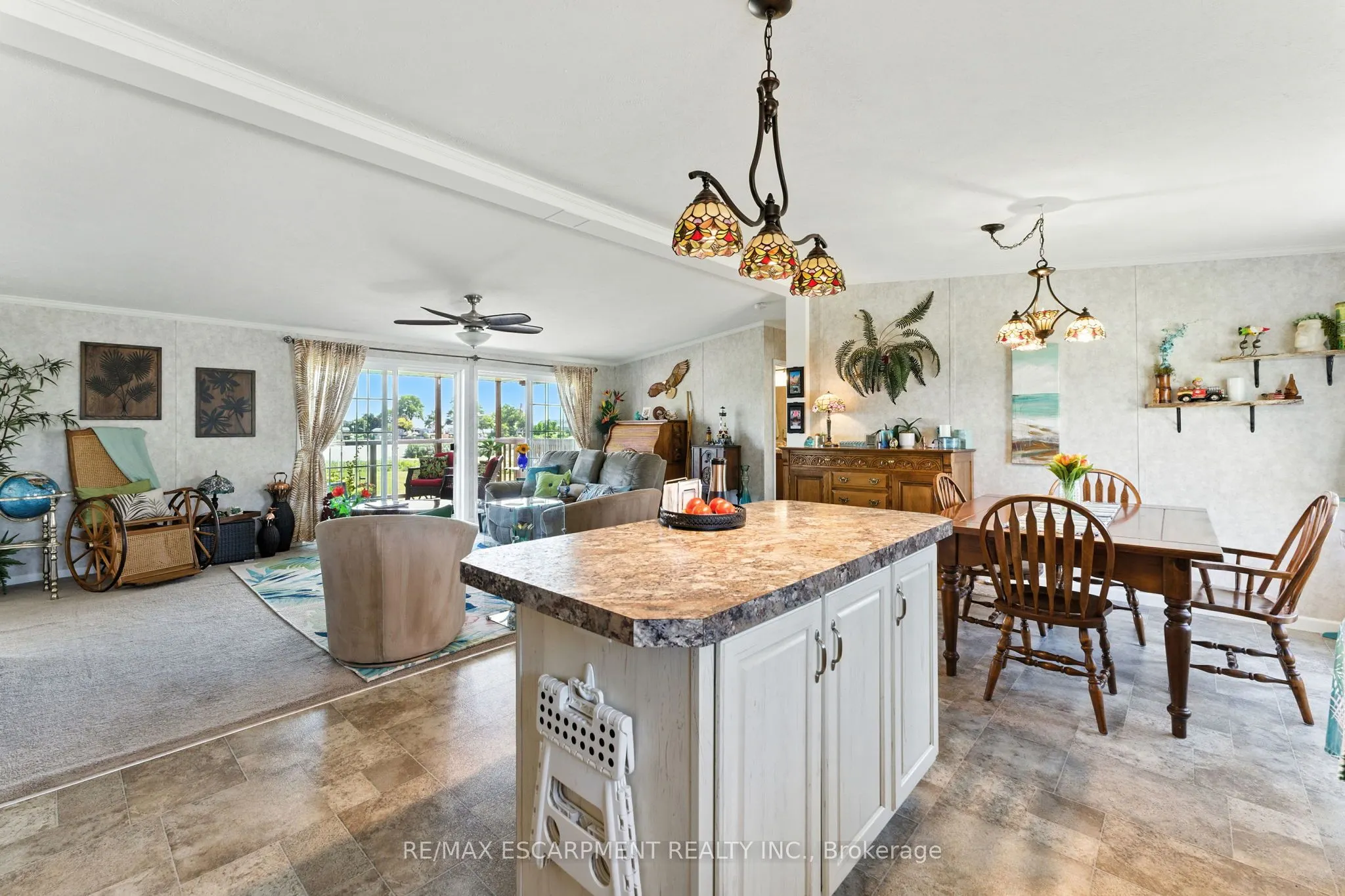 55 RIVERBEND Crescent