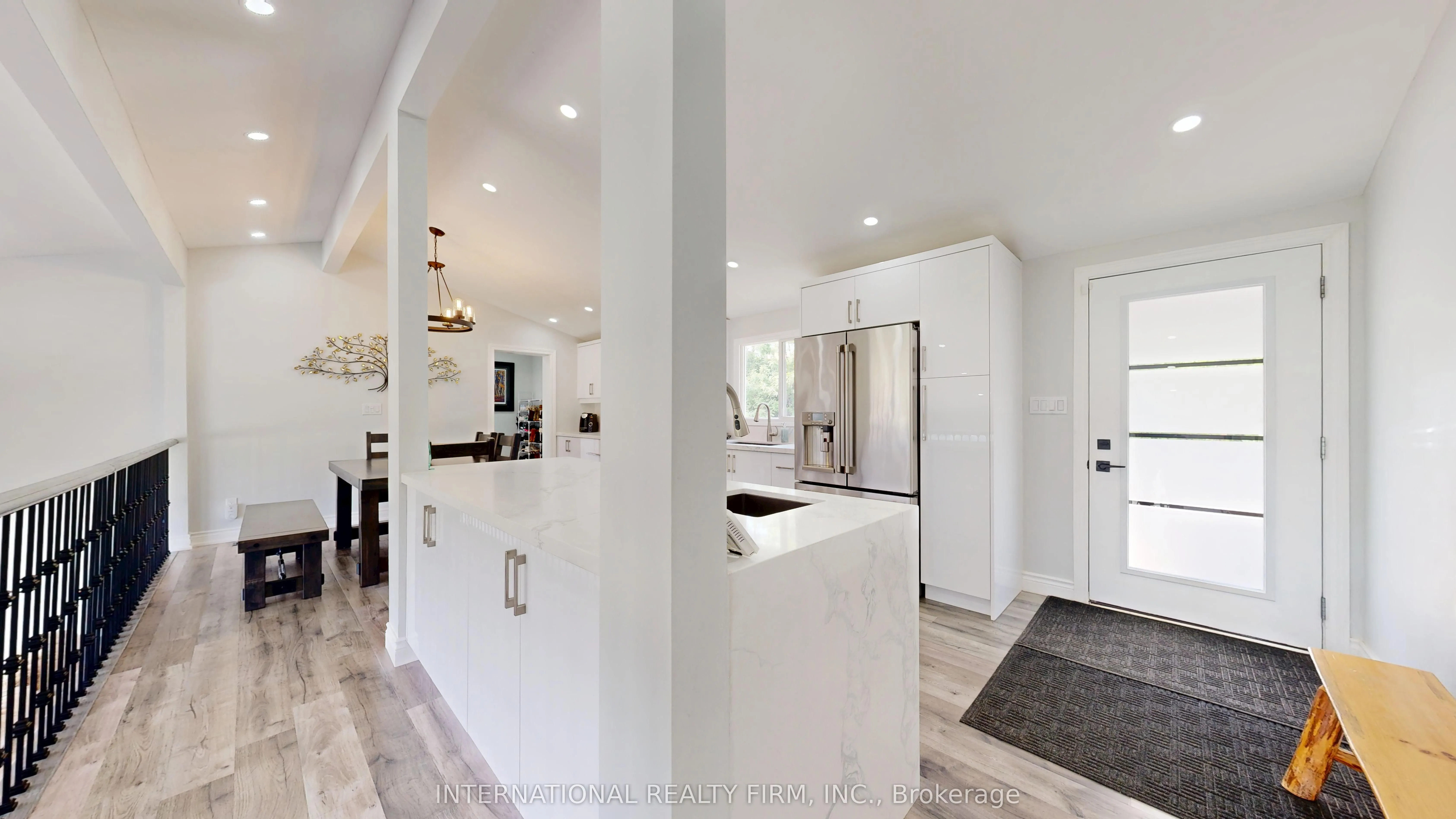 8309 Oak Ridges Drive