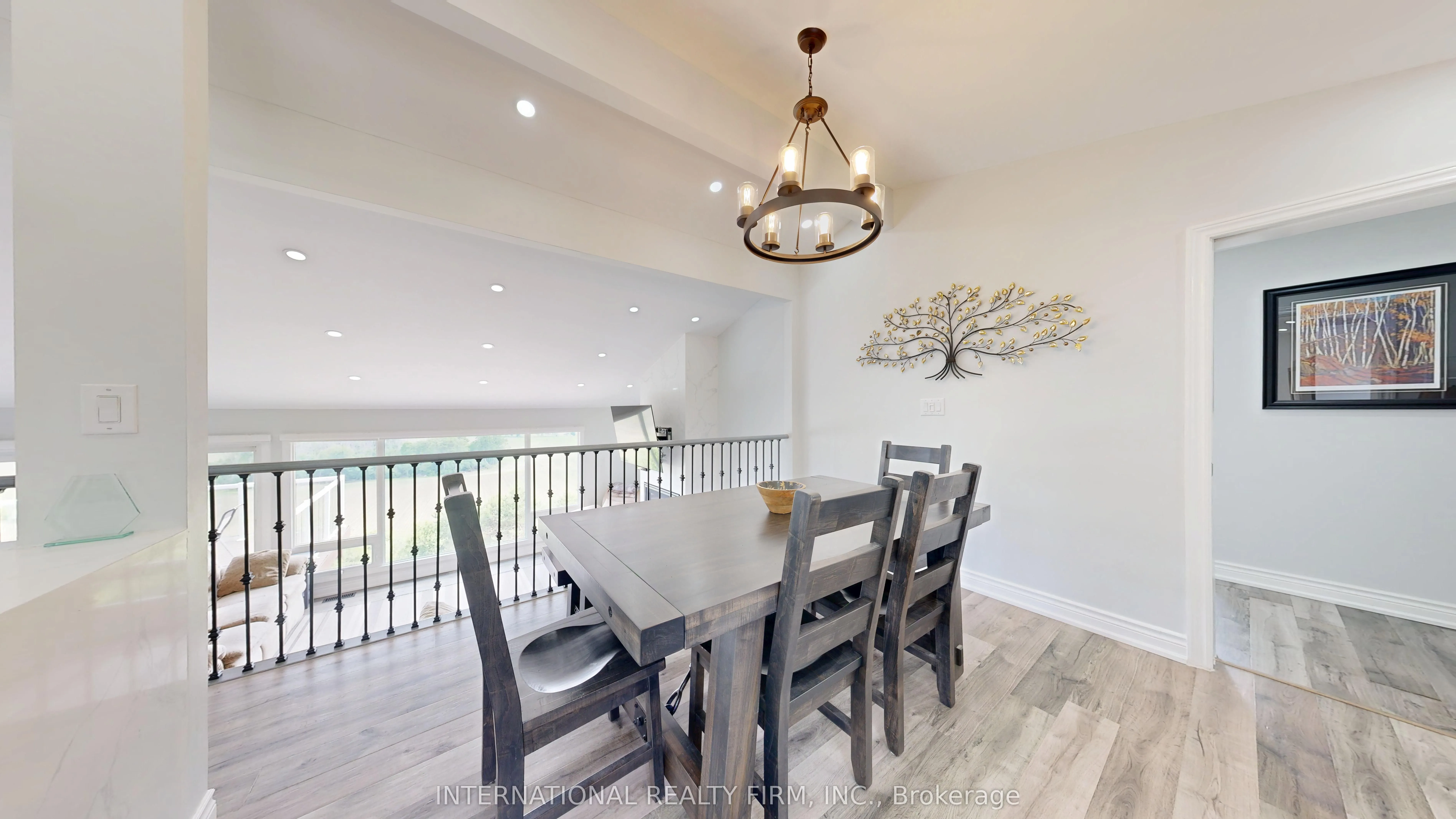 8309 Oak Ridges Drive