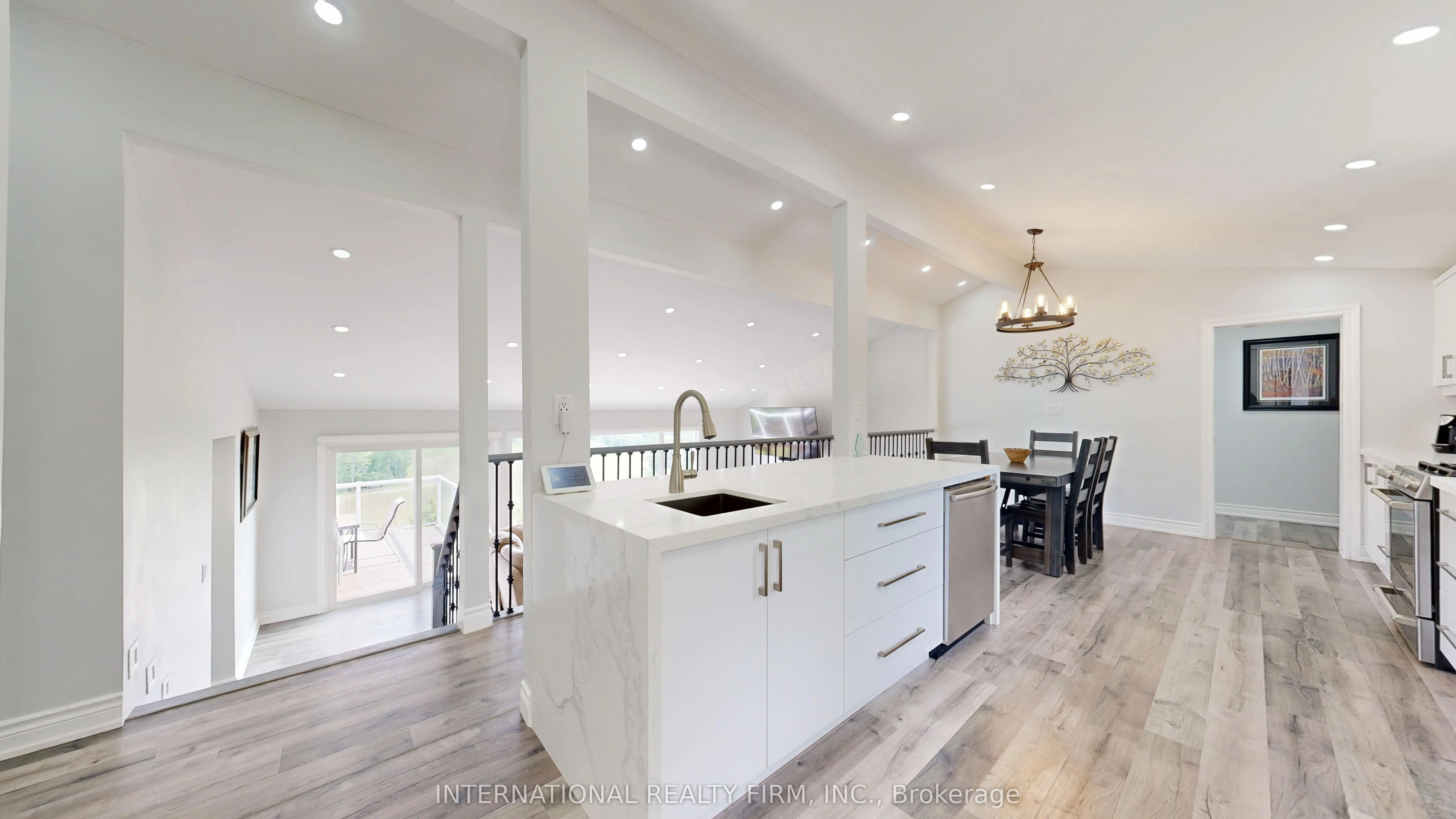 8309 Oak Ridges Drive