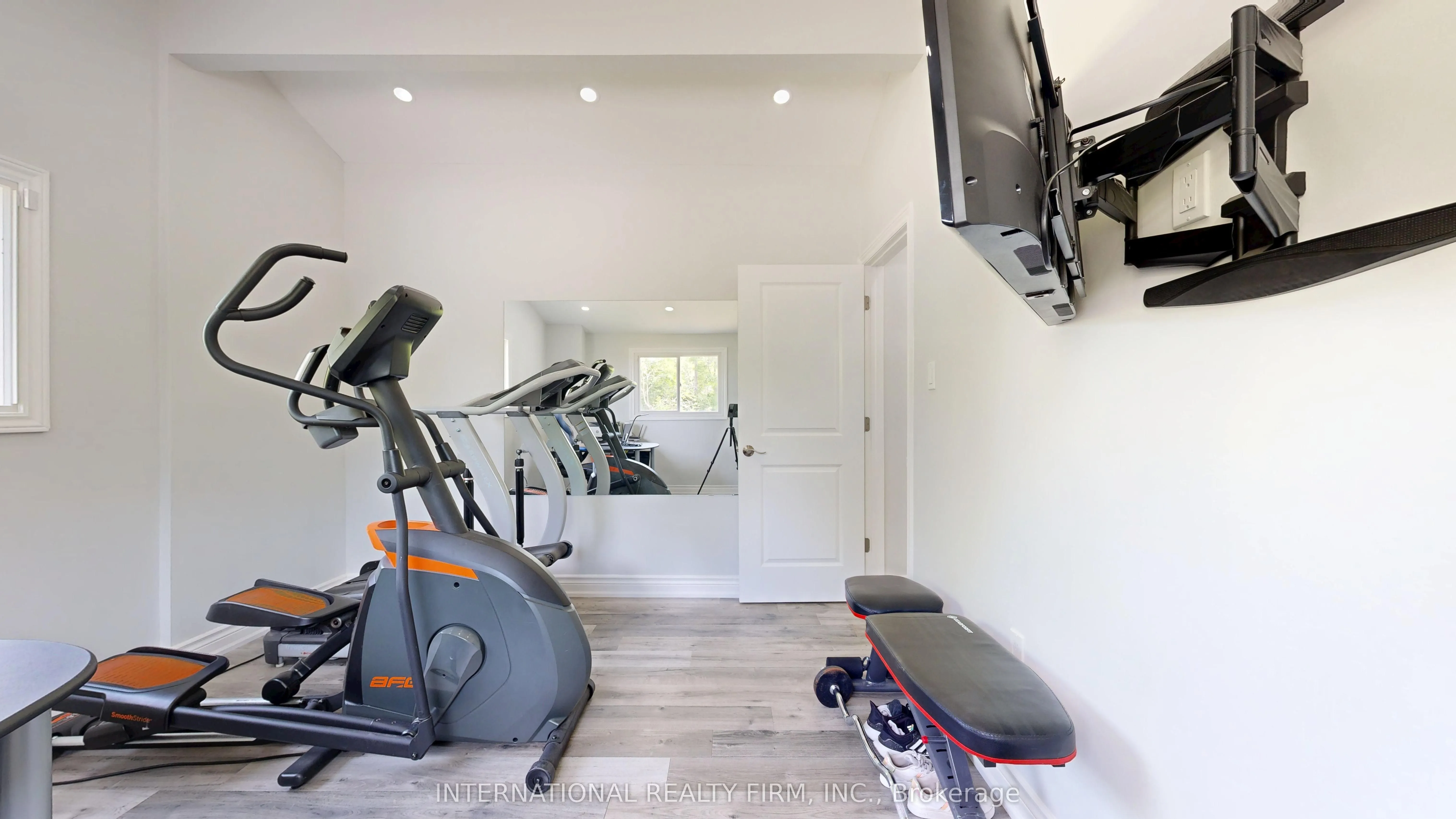 8309 Oak Ridges Drive
