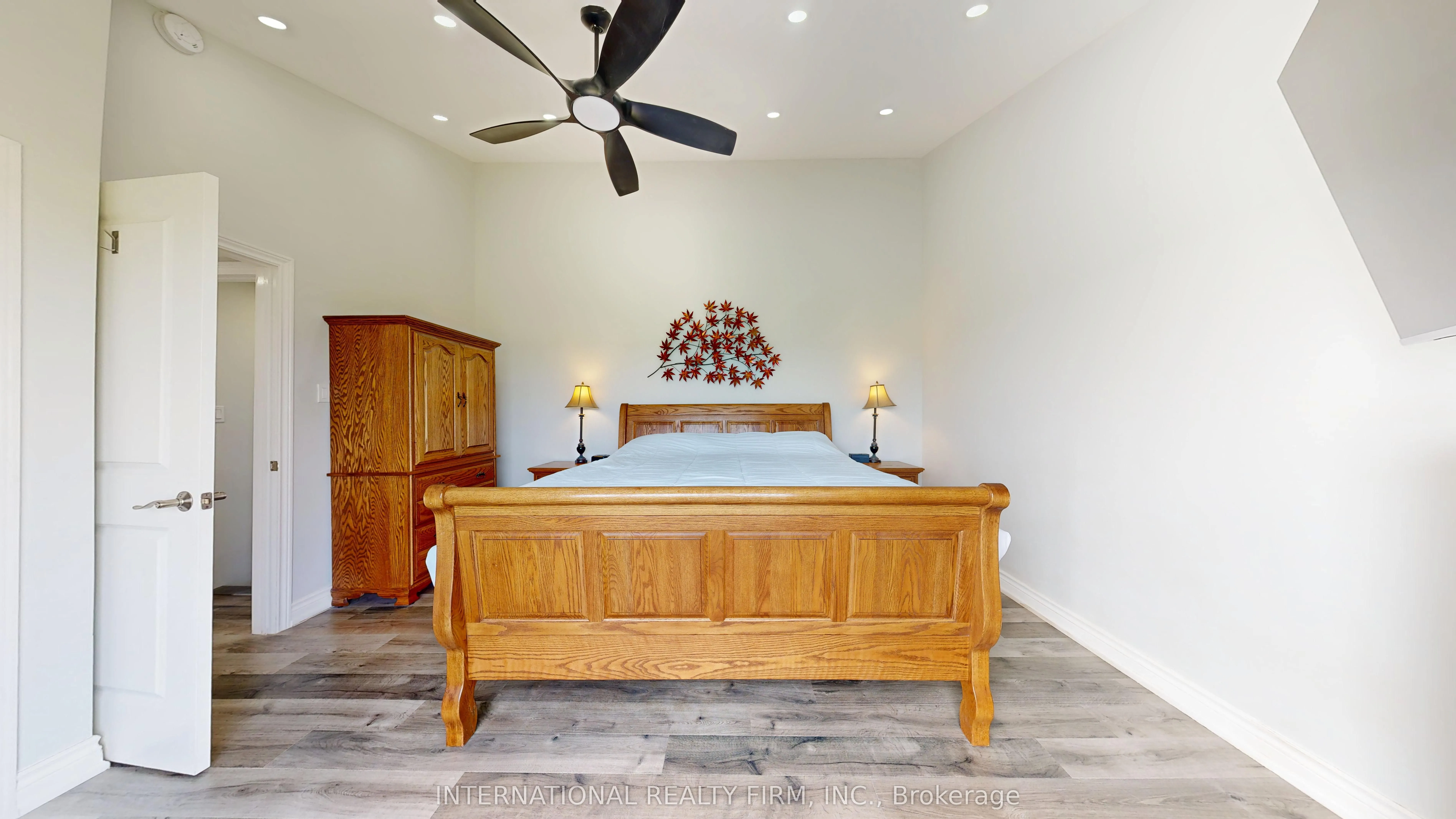 8309 Oak Ridges Drive