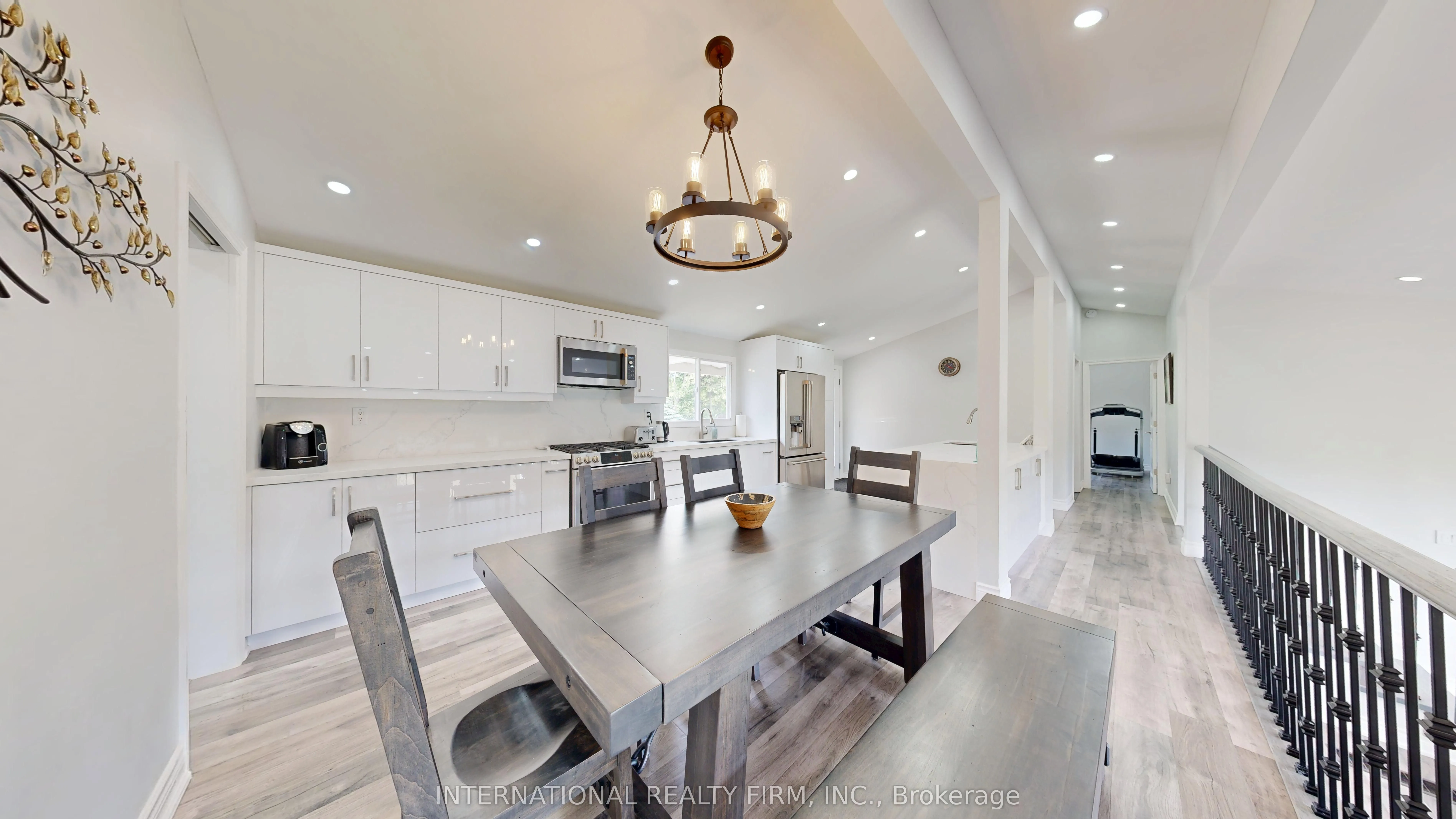 8309 Oak Ridges Drive