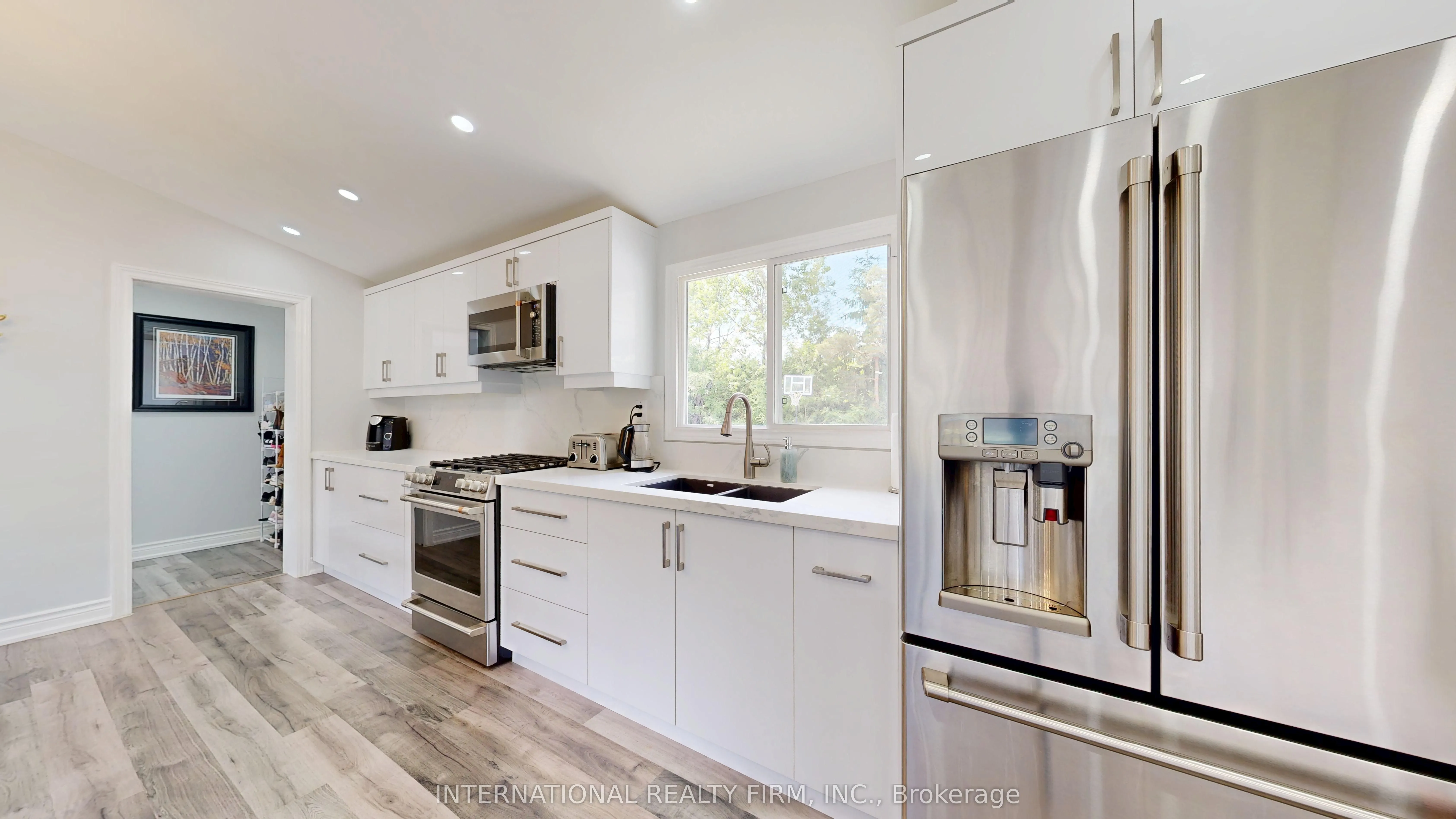 8309 Oak Ridges Drive