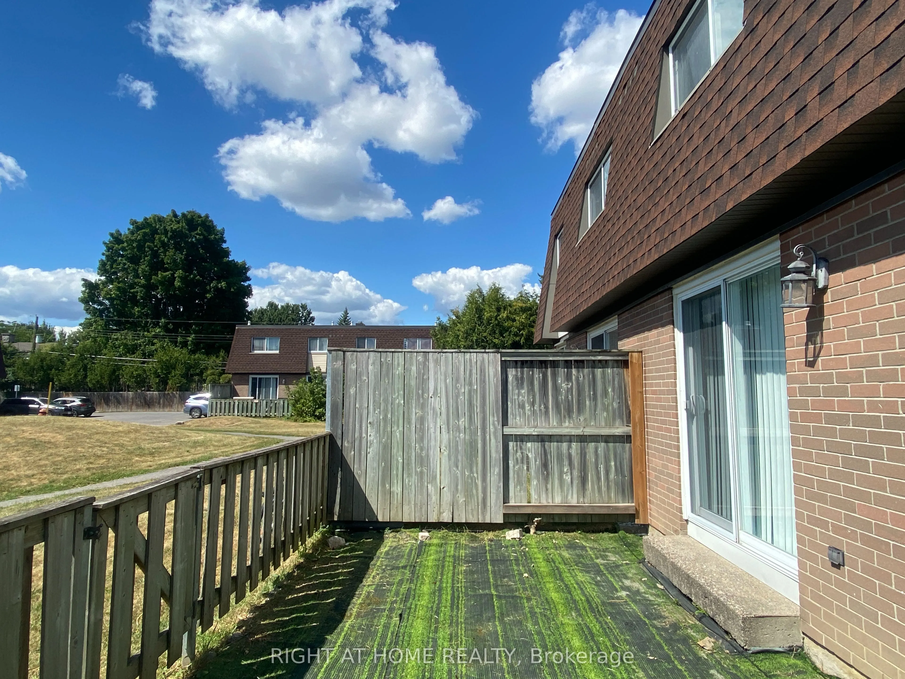 271 RIDGEPARK Private, #76