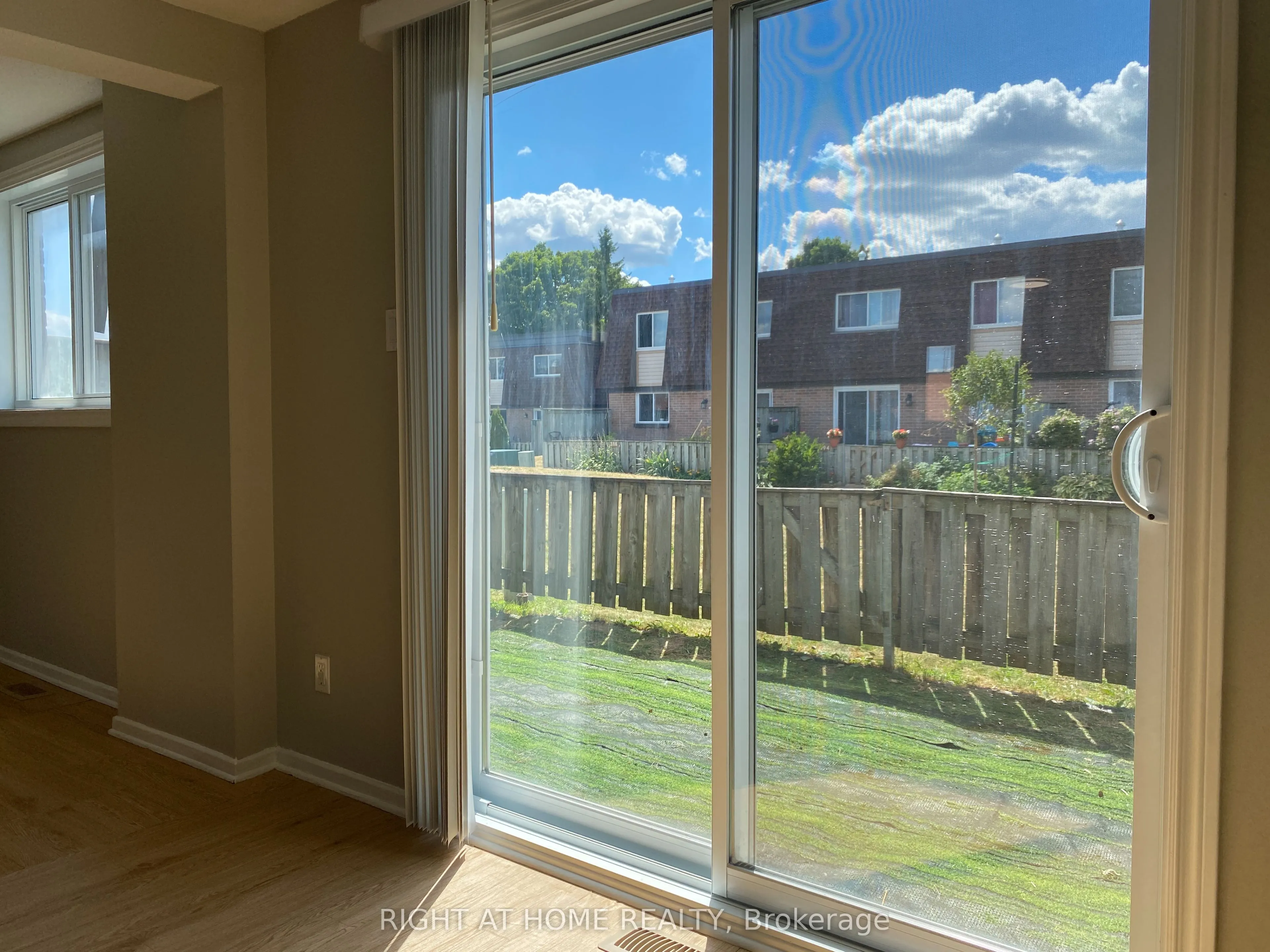 271 RIDGEPARK Private, #76