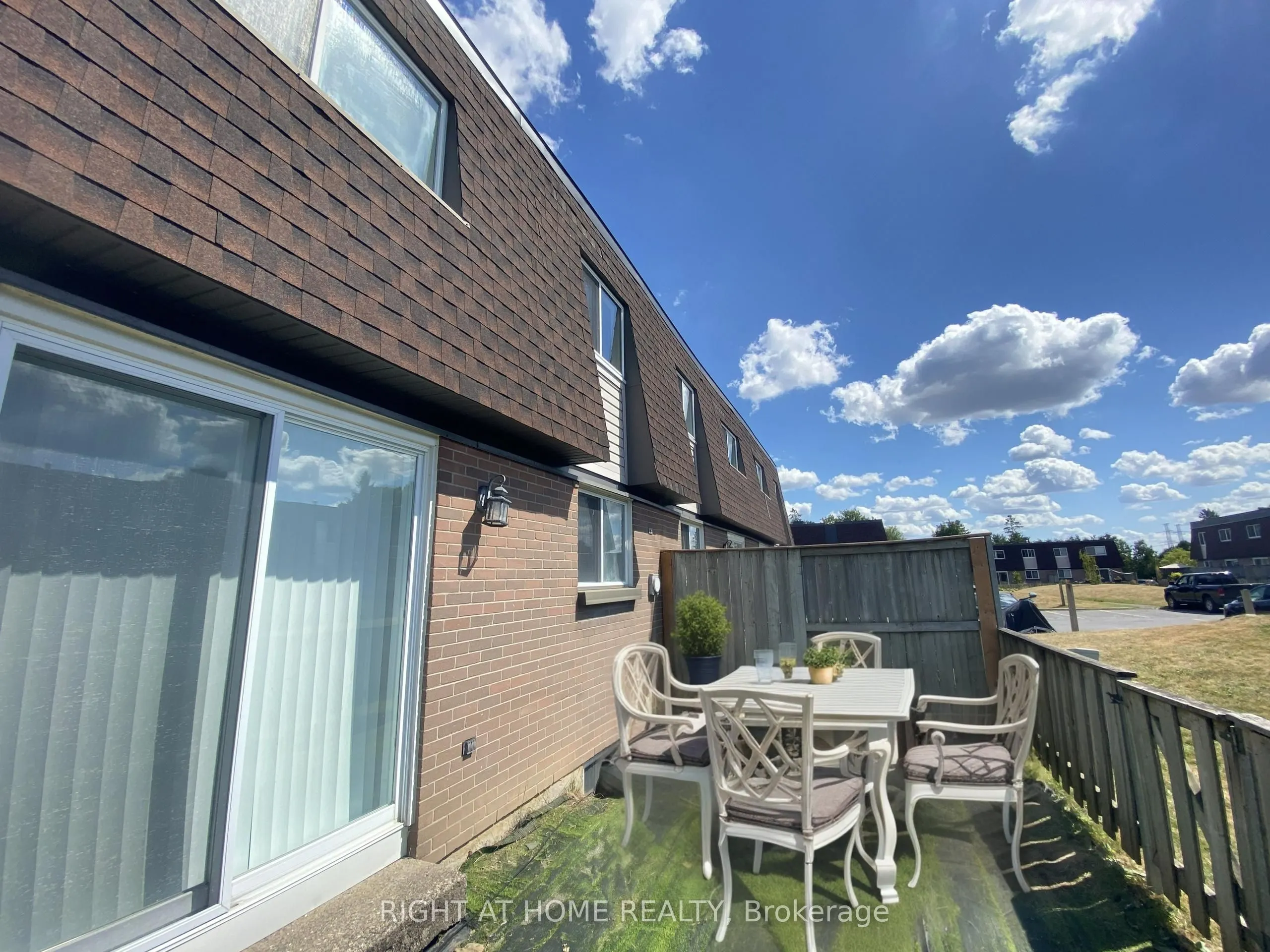271 RIDGEPARK Private, #76