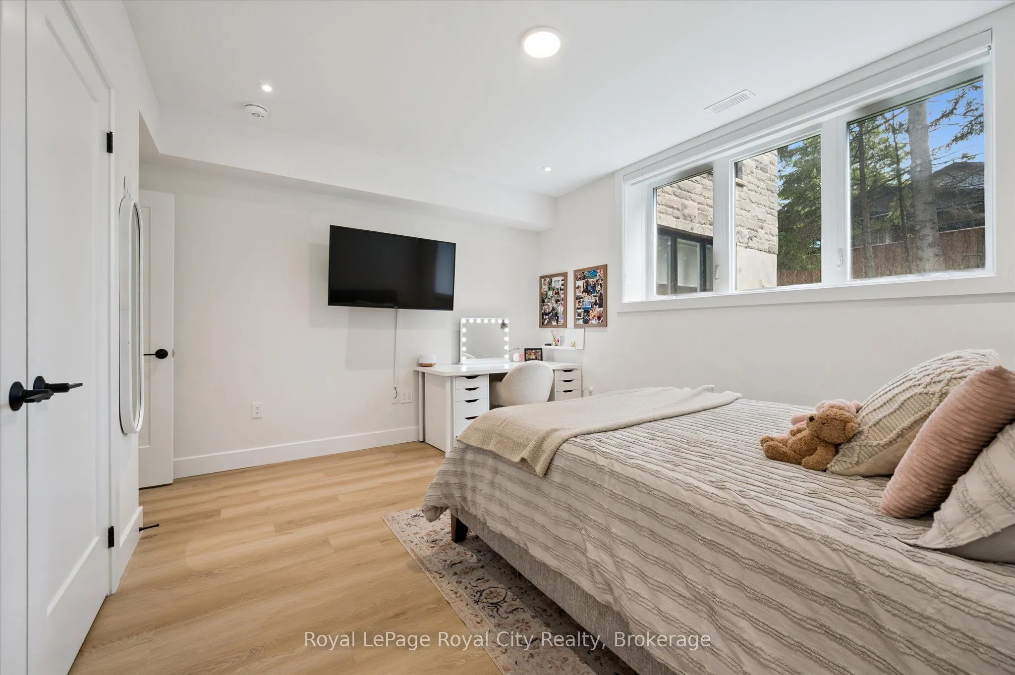 15 Farnham Road