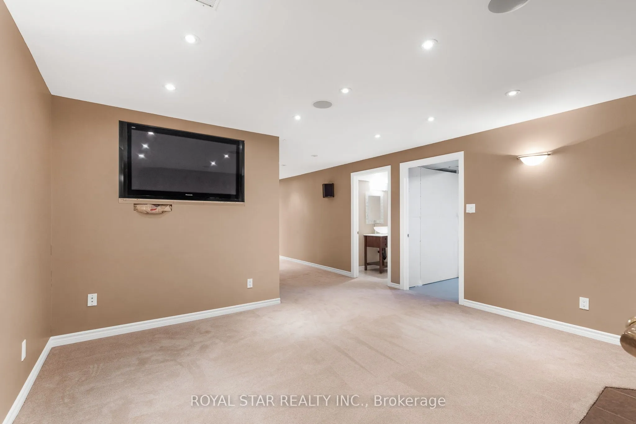 846 Feather Moss Way