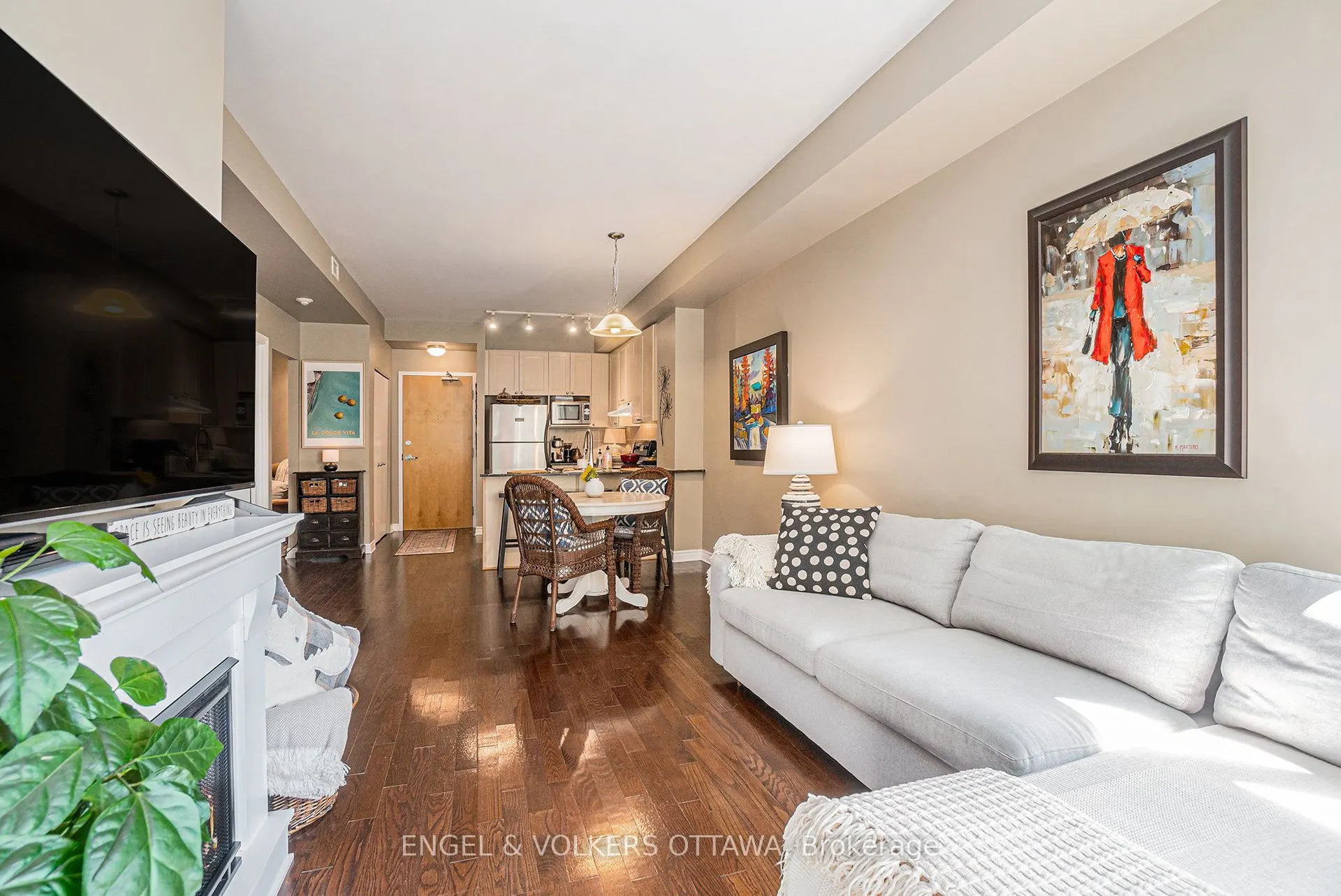 205 Bolton Street, #225