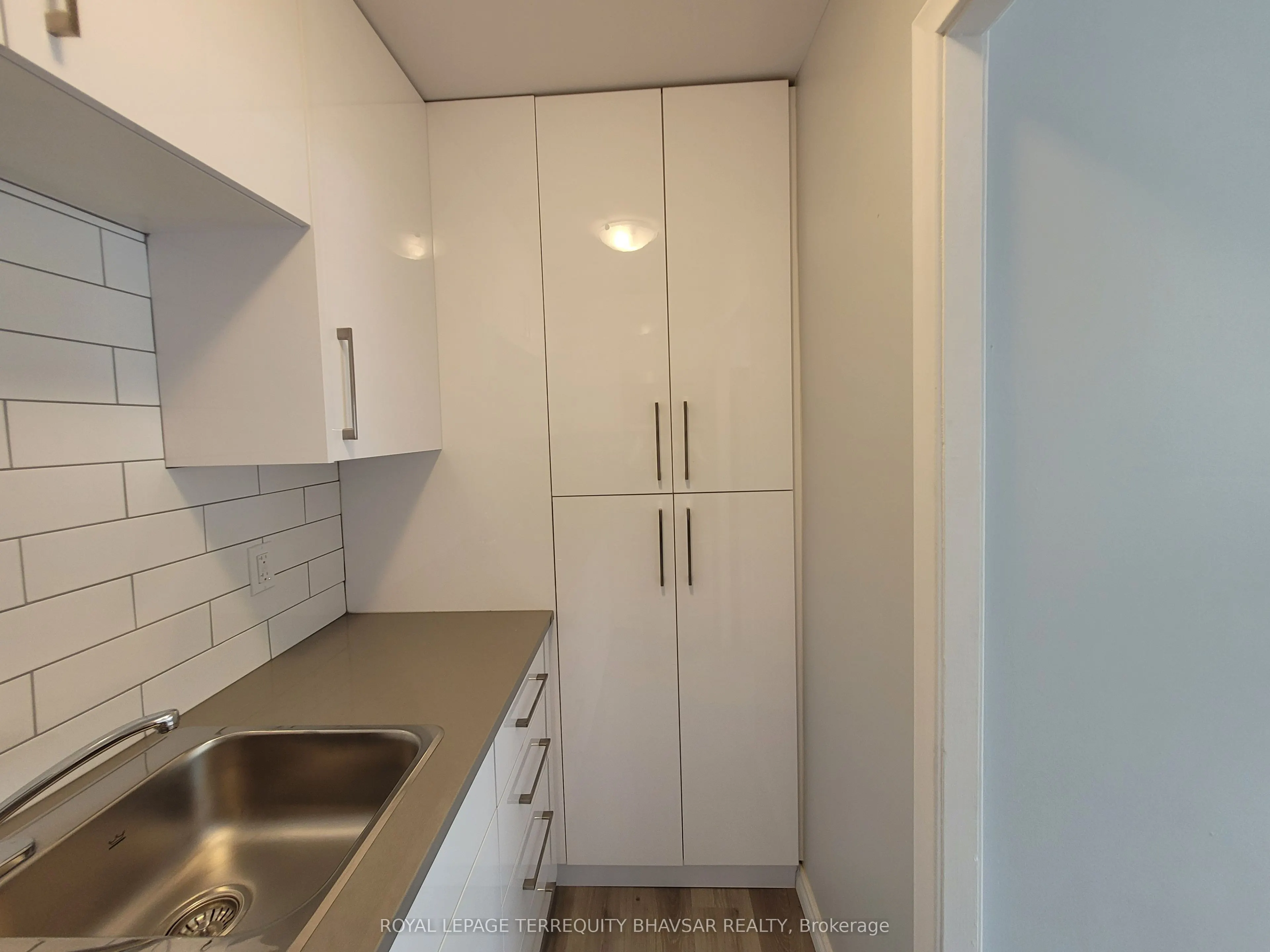 521 Park Street, #1
