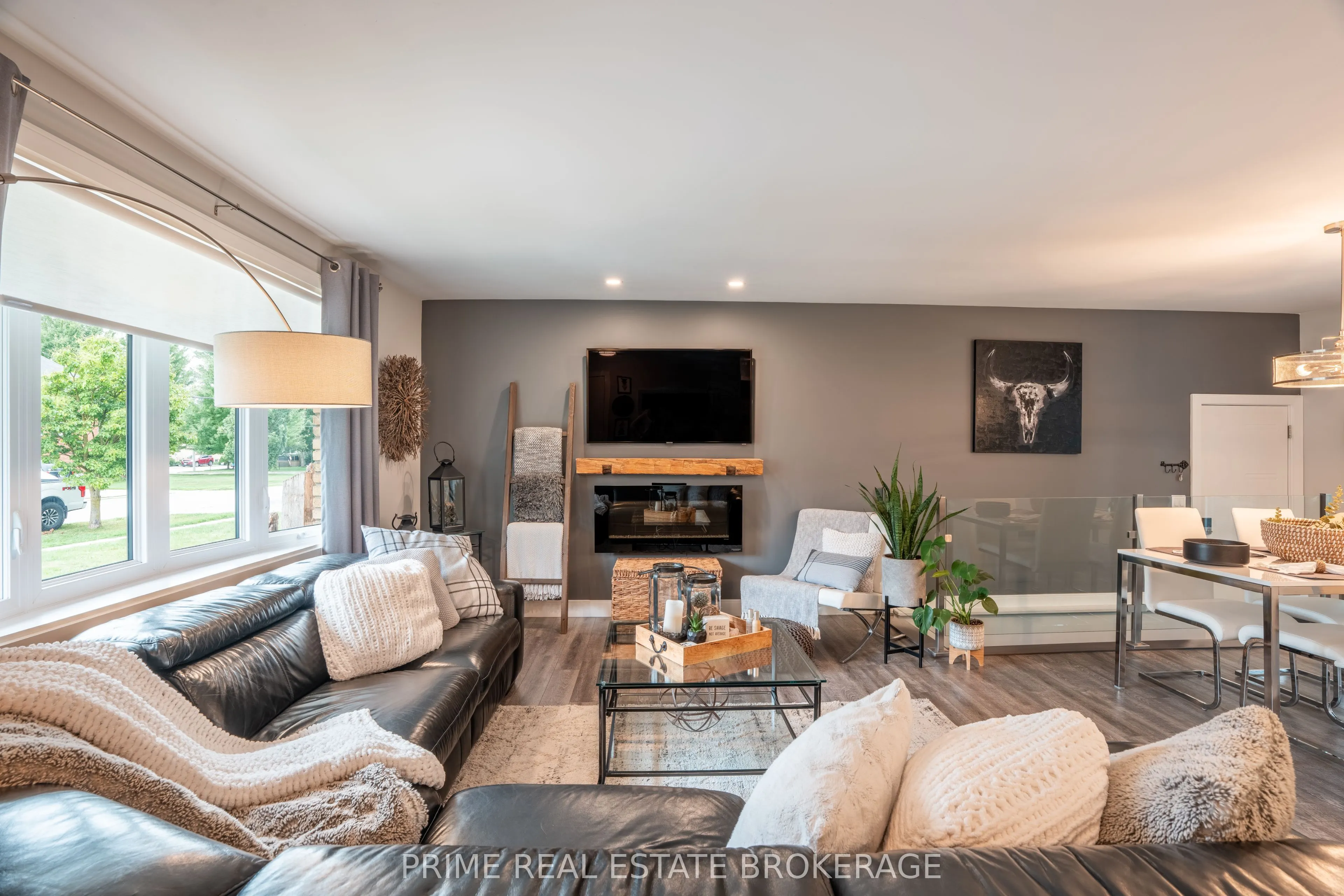 94 John Street E