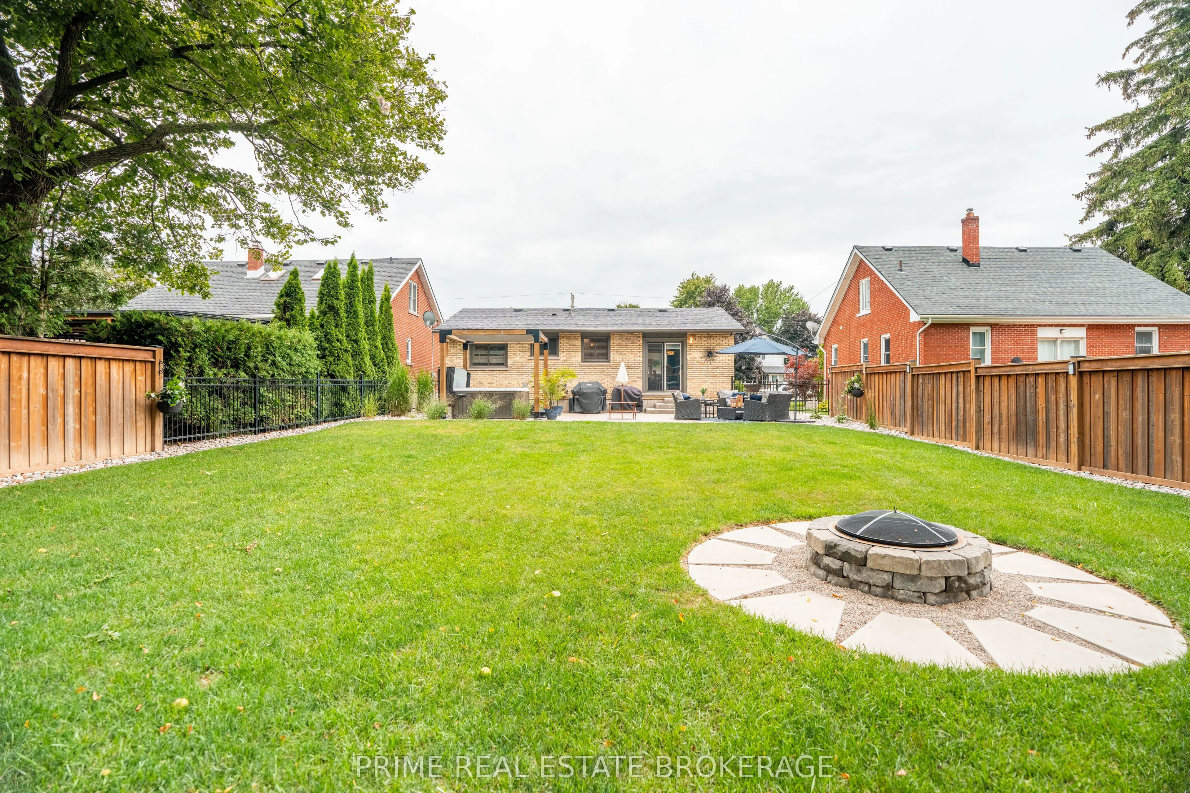 94 John Street E
