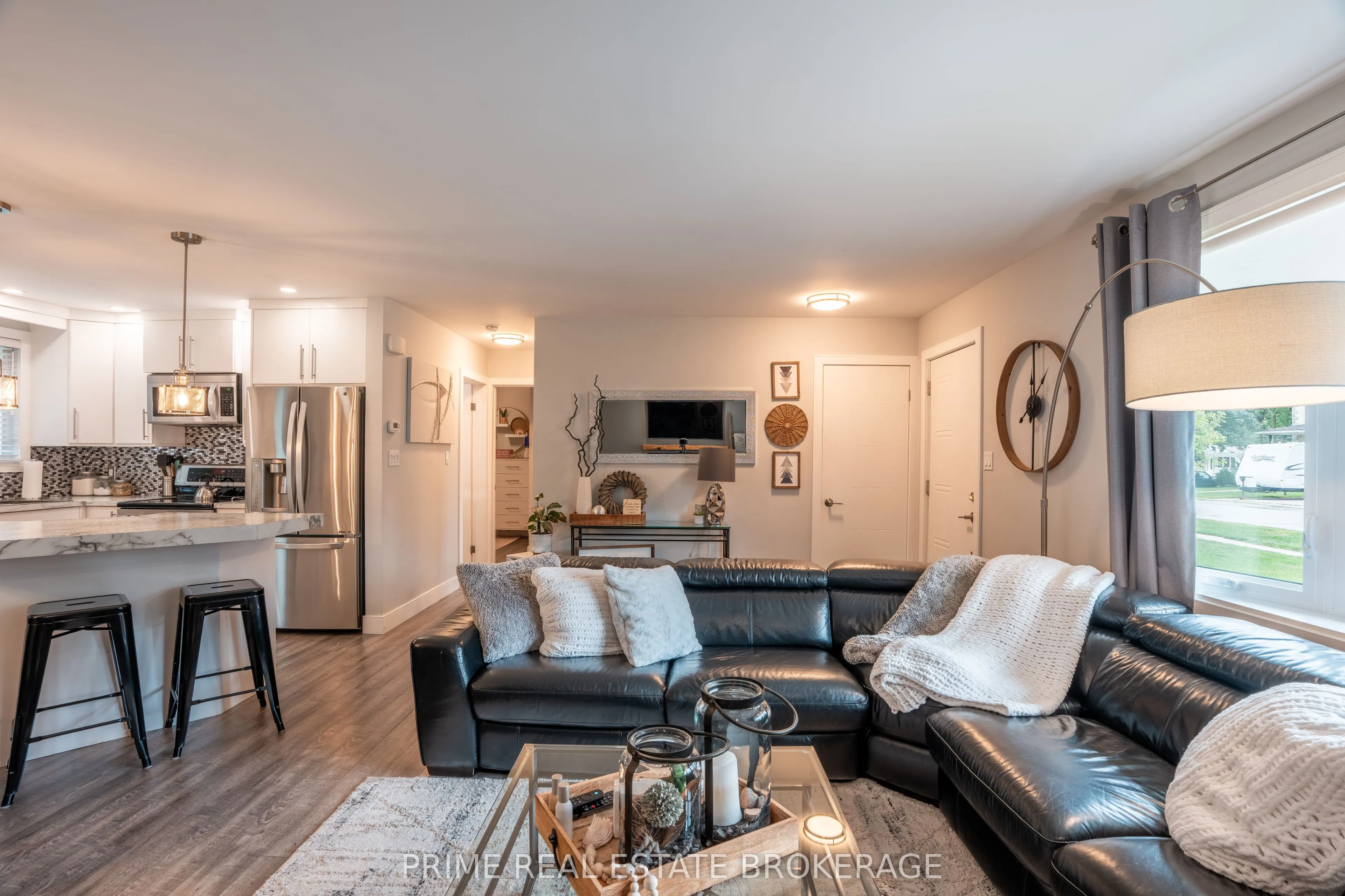 94 John Street E