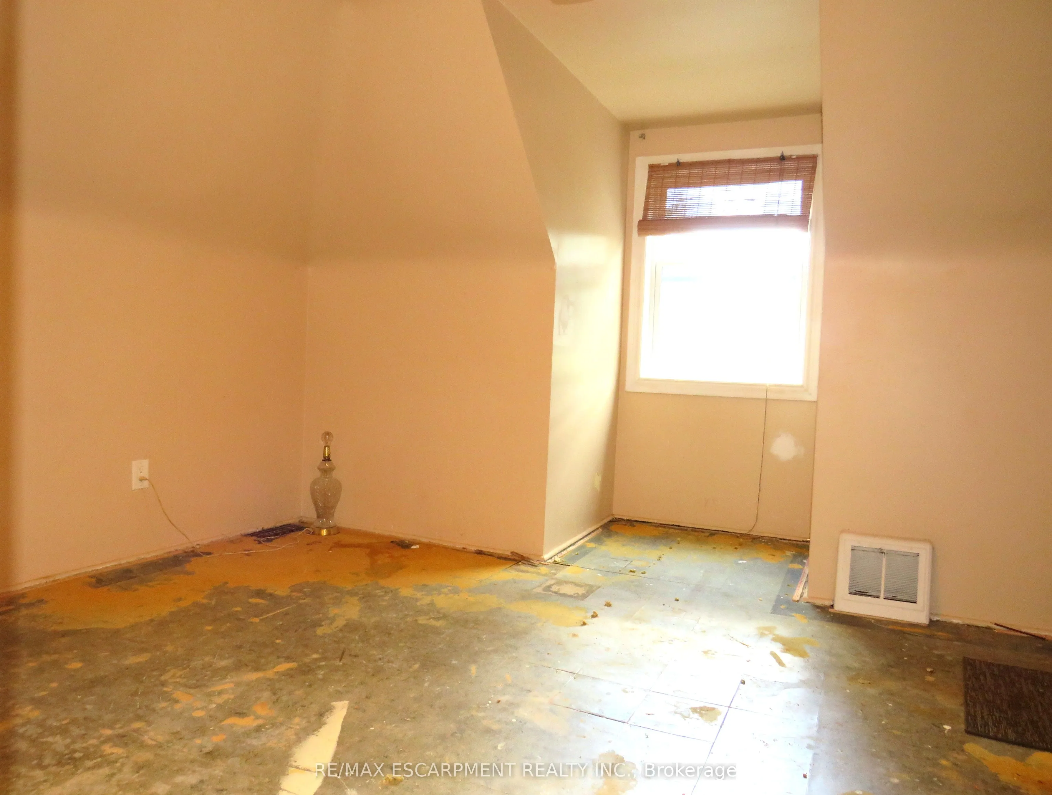 120 Sanford Avenue S