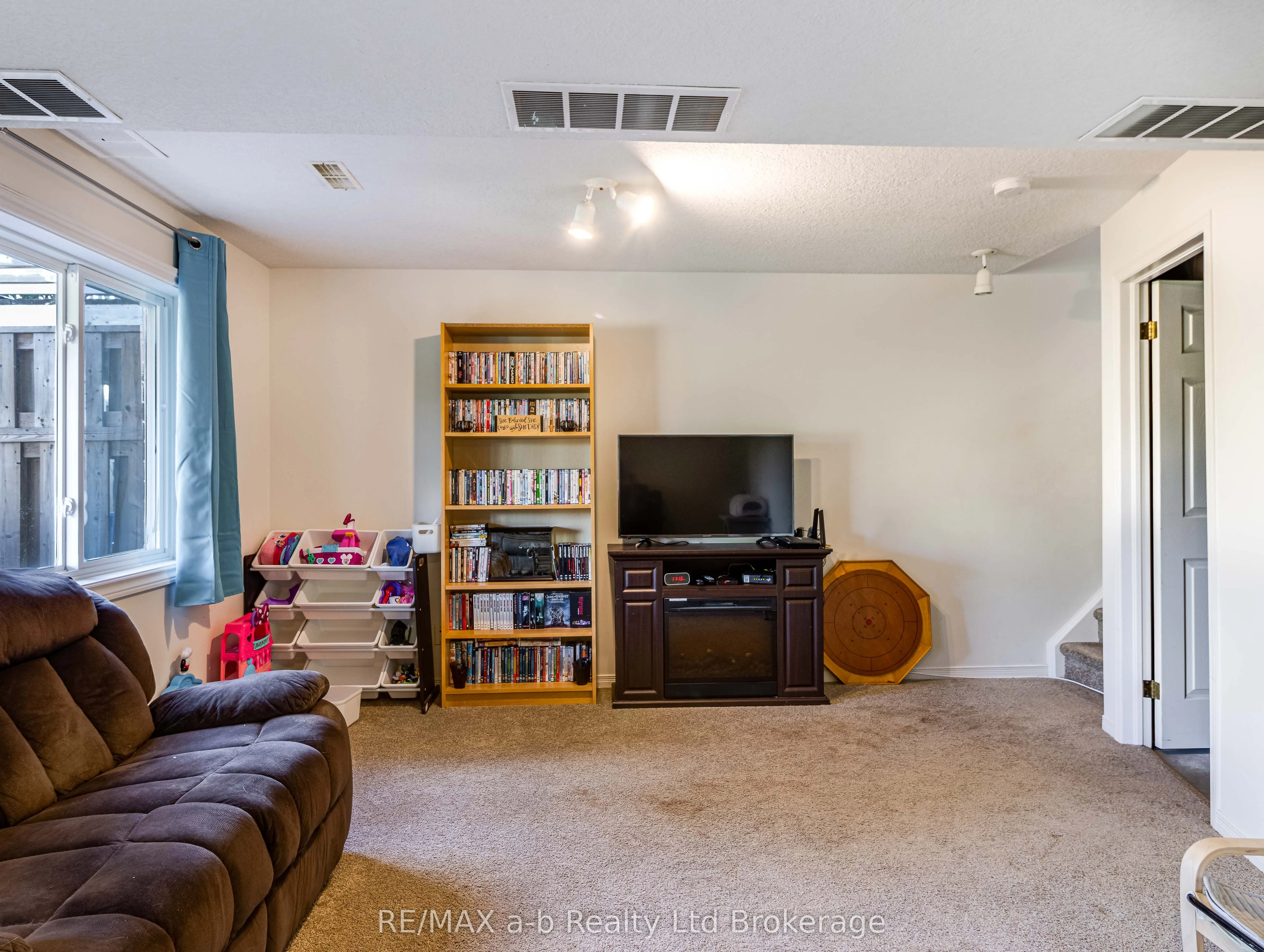 112 Athlone Crescent