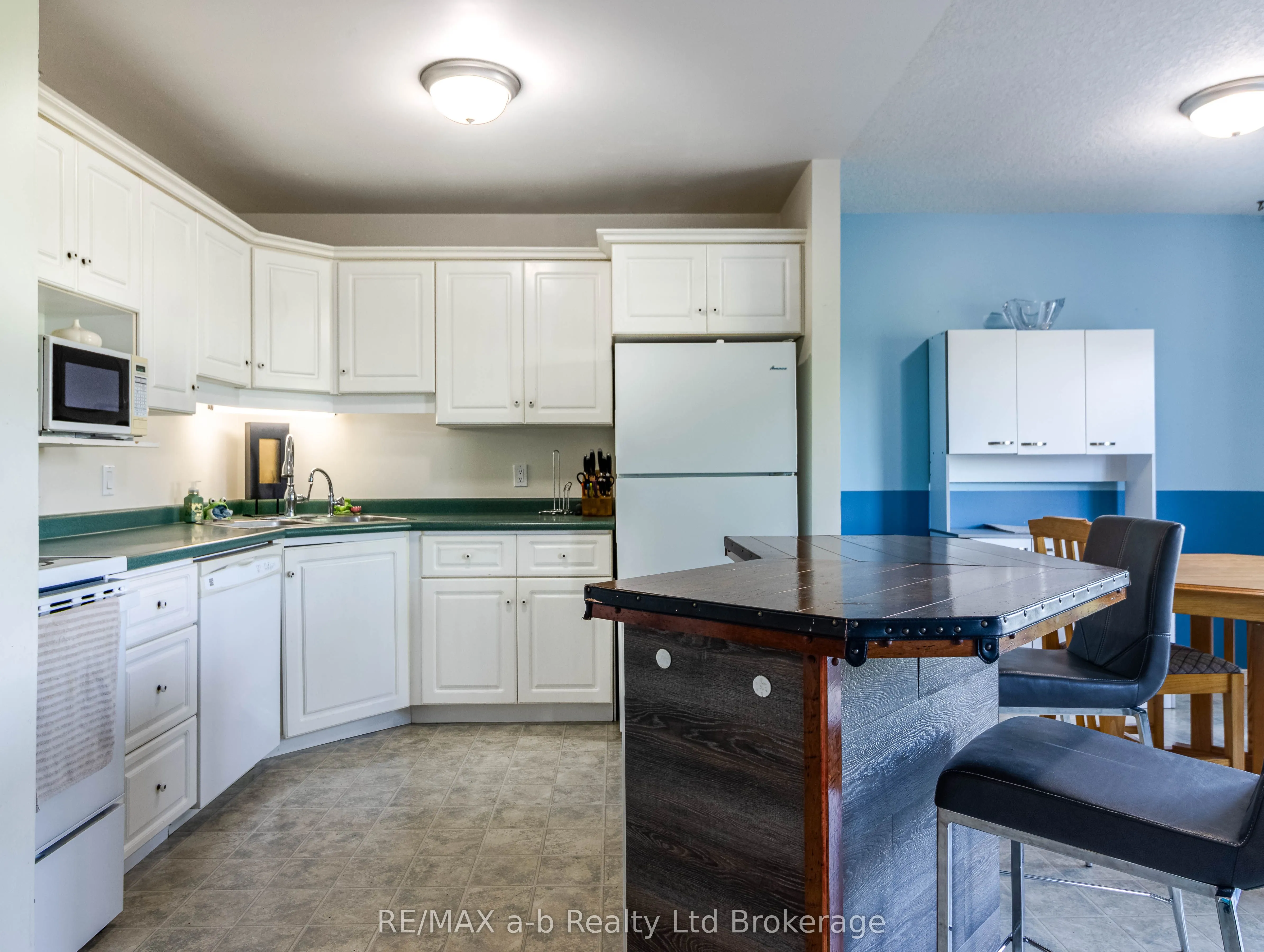 112 Athlone Crescent