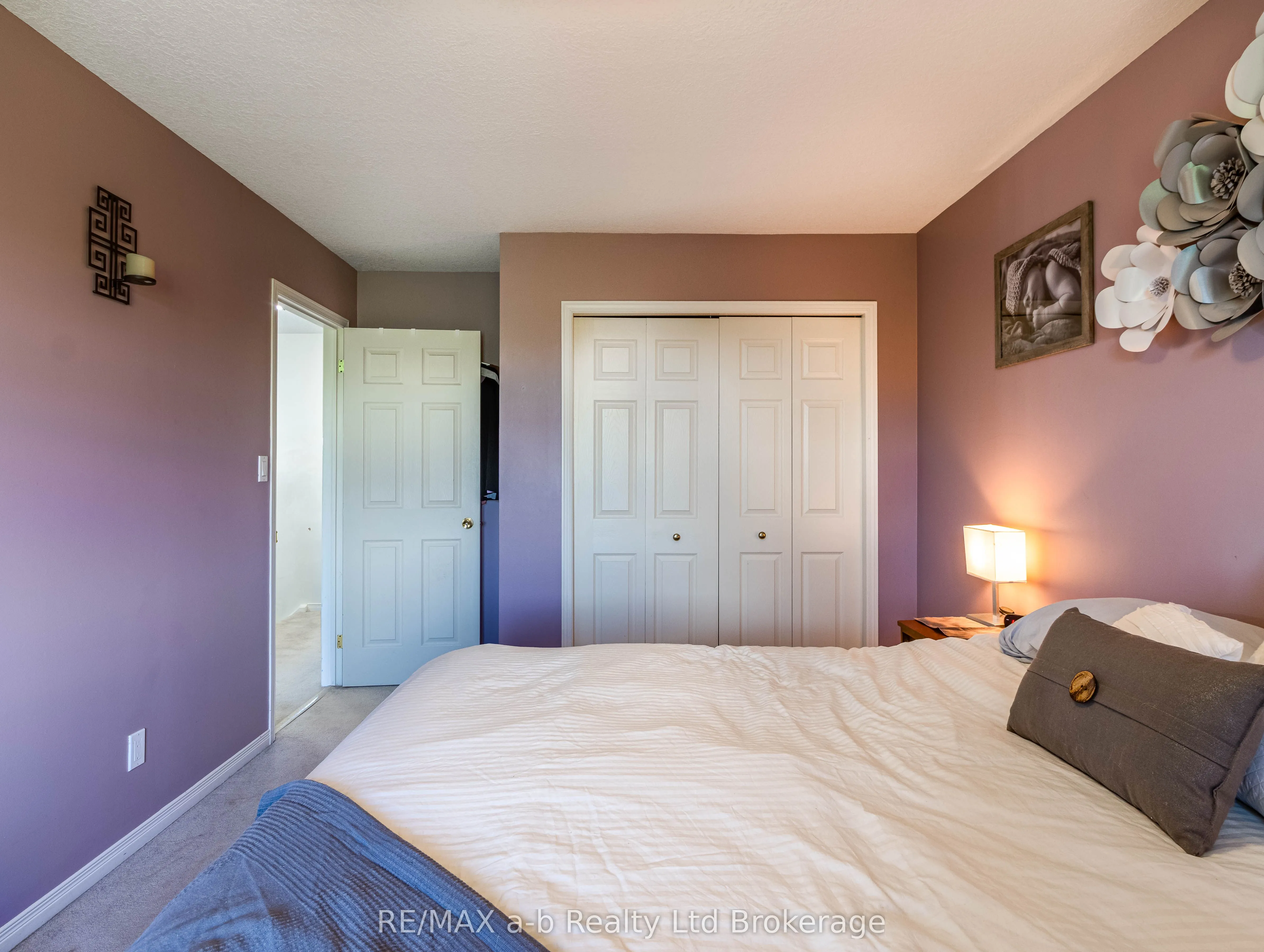 112 Athlone Crescent