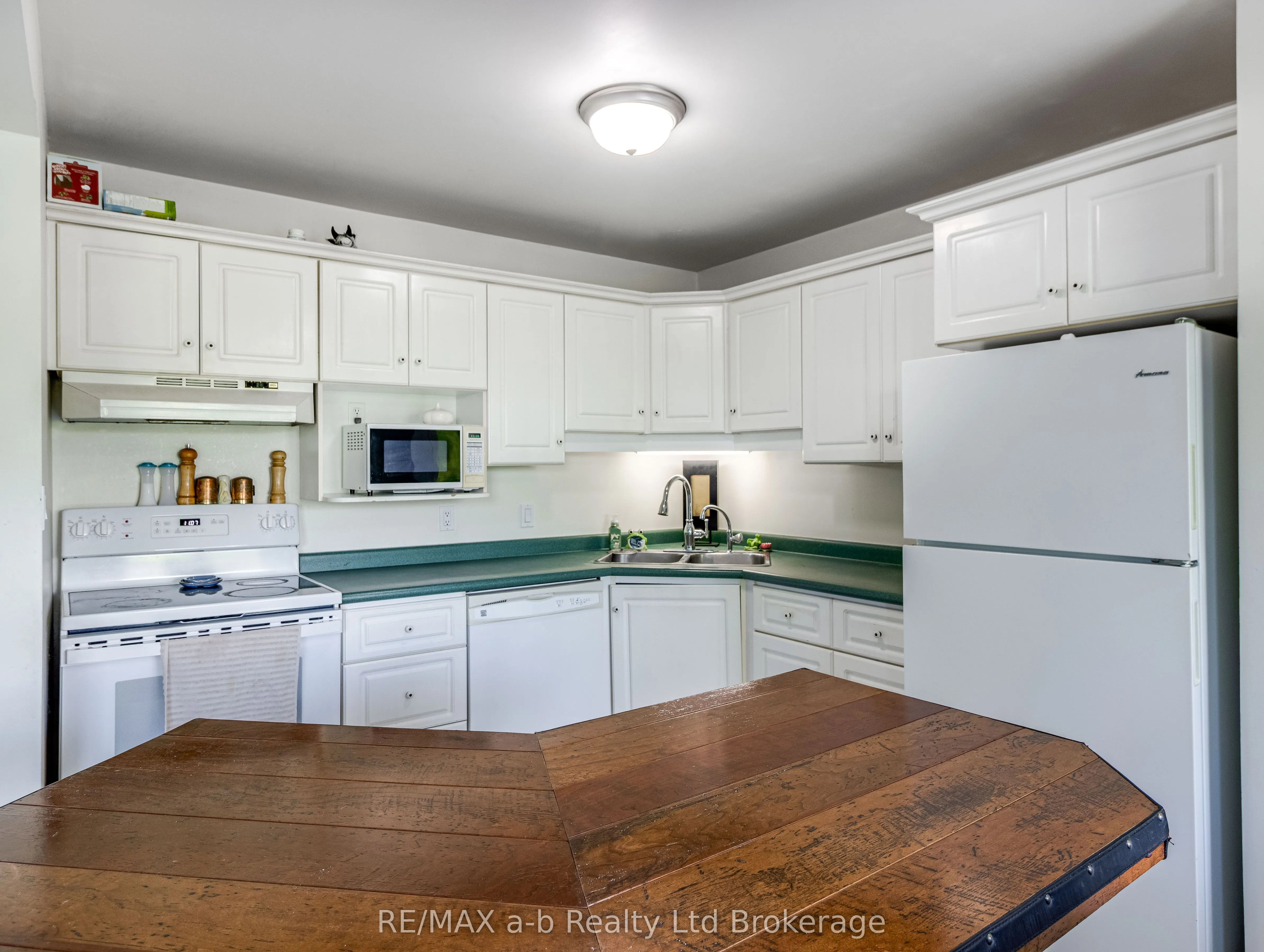 112 Athlone Crescent