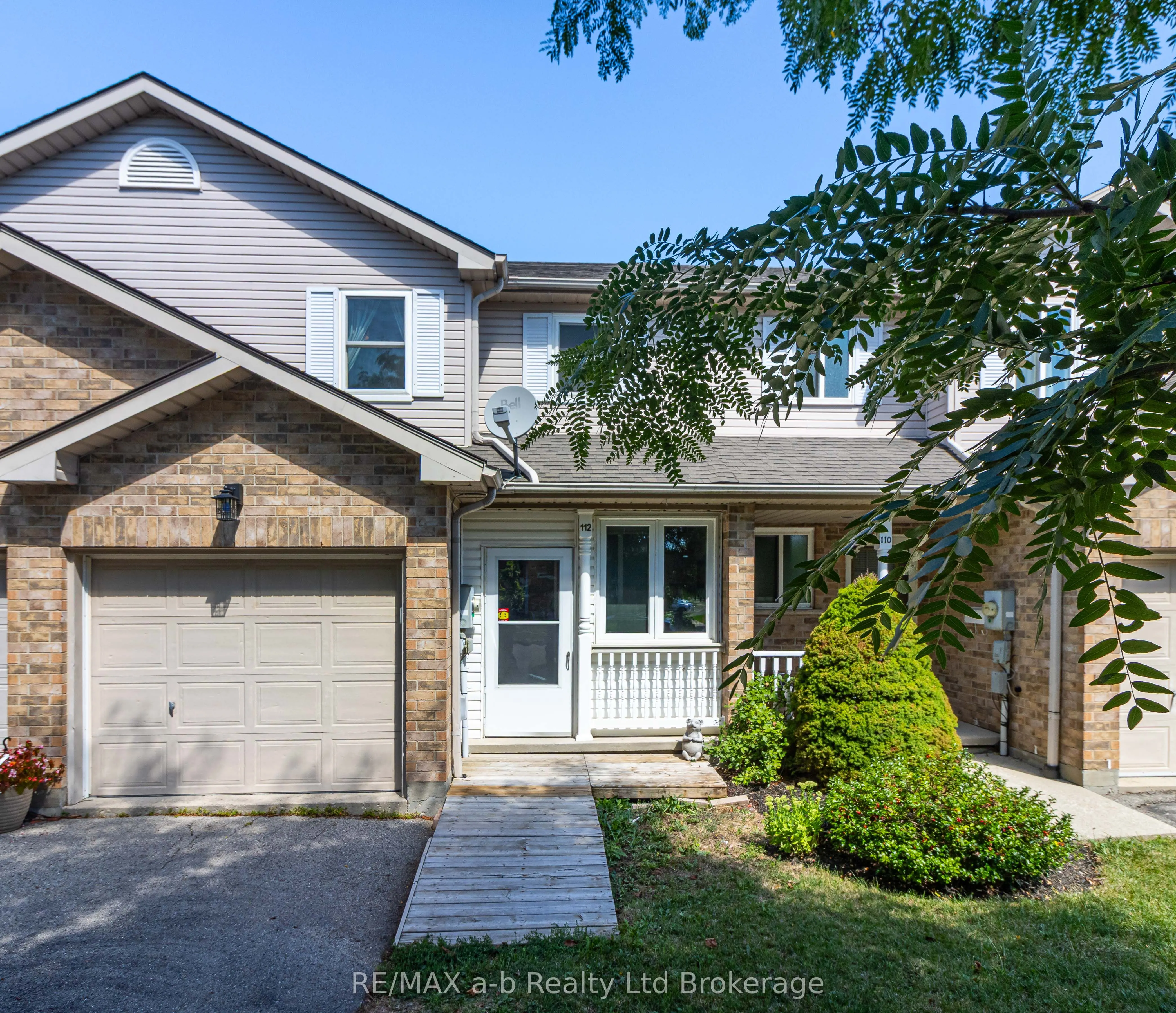 112 Athlone Crescent