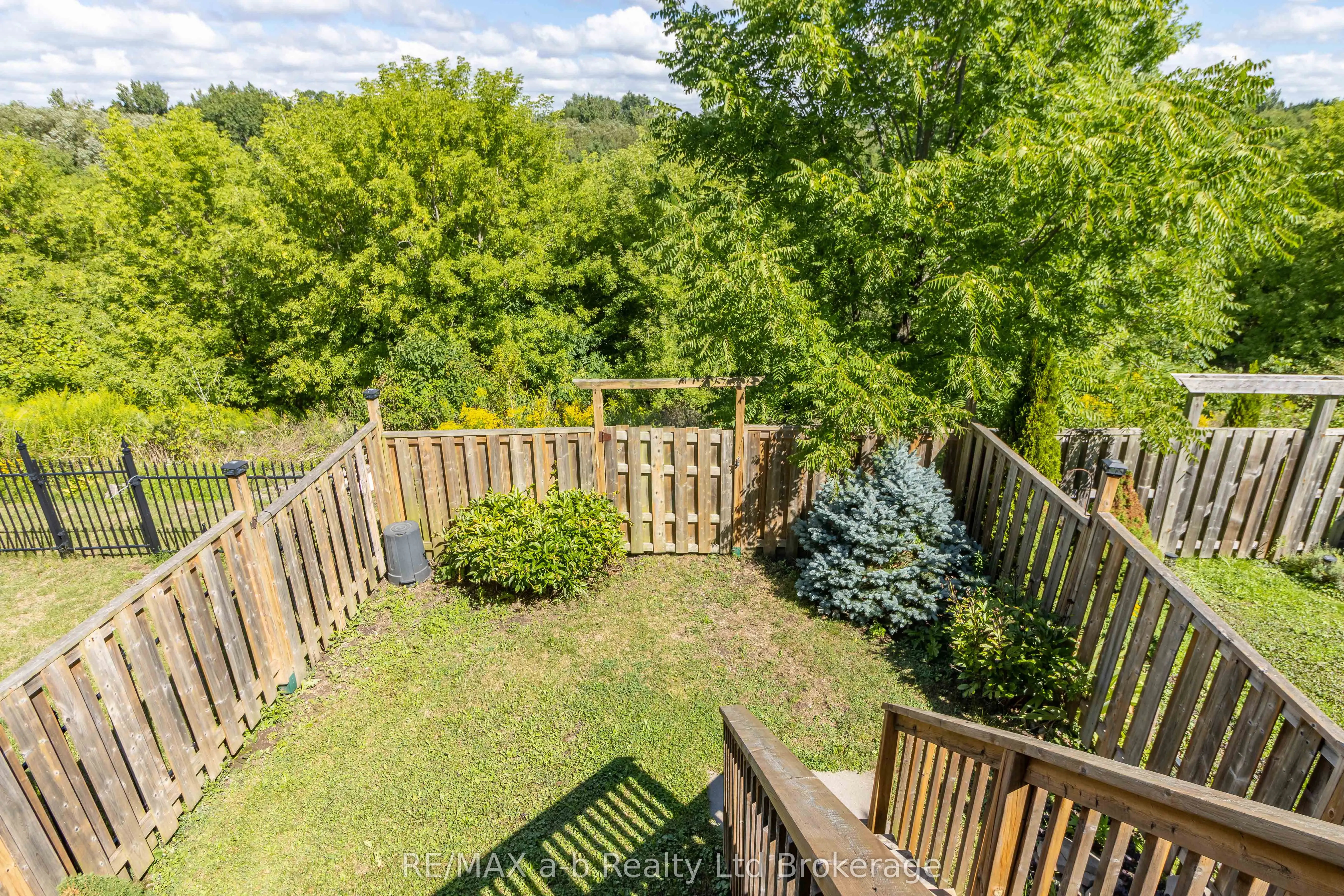 112 Athlone Crescent