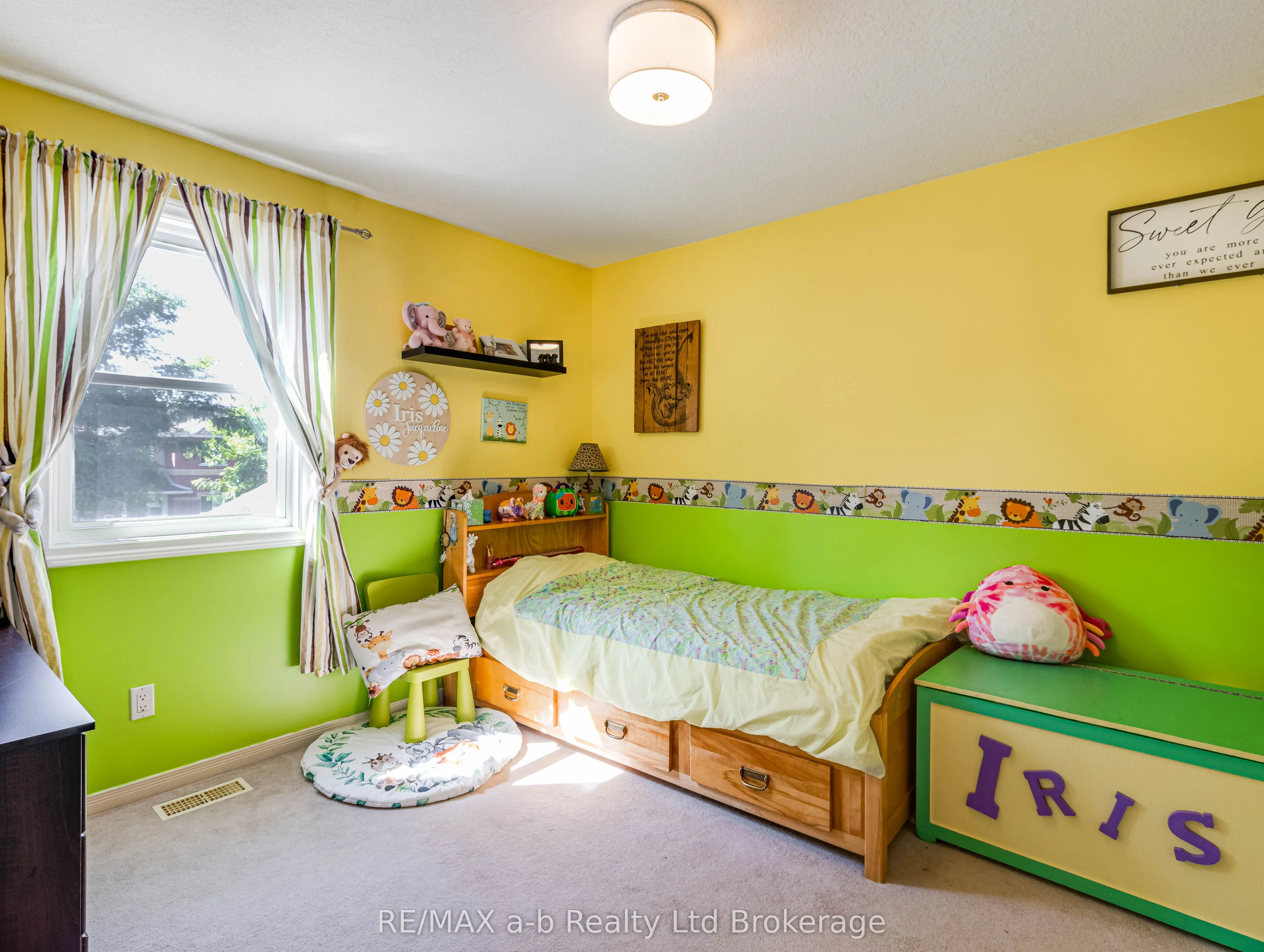 112 Athlone Crescent