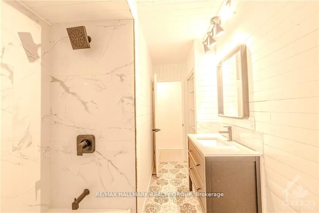 18 MAJESTIC Drive, #A