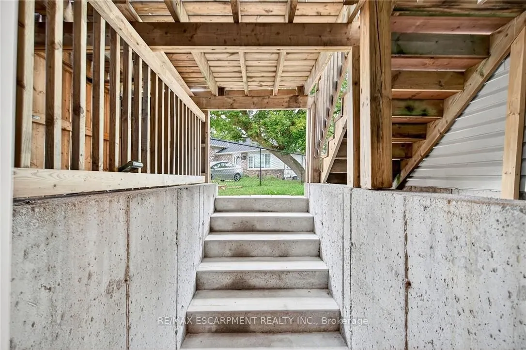133 GRANTHAM Avenue