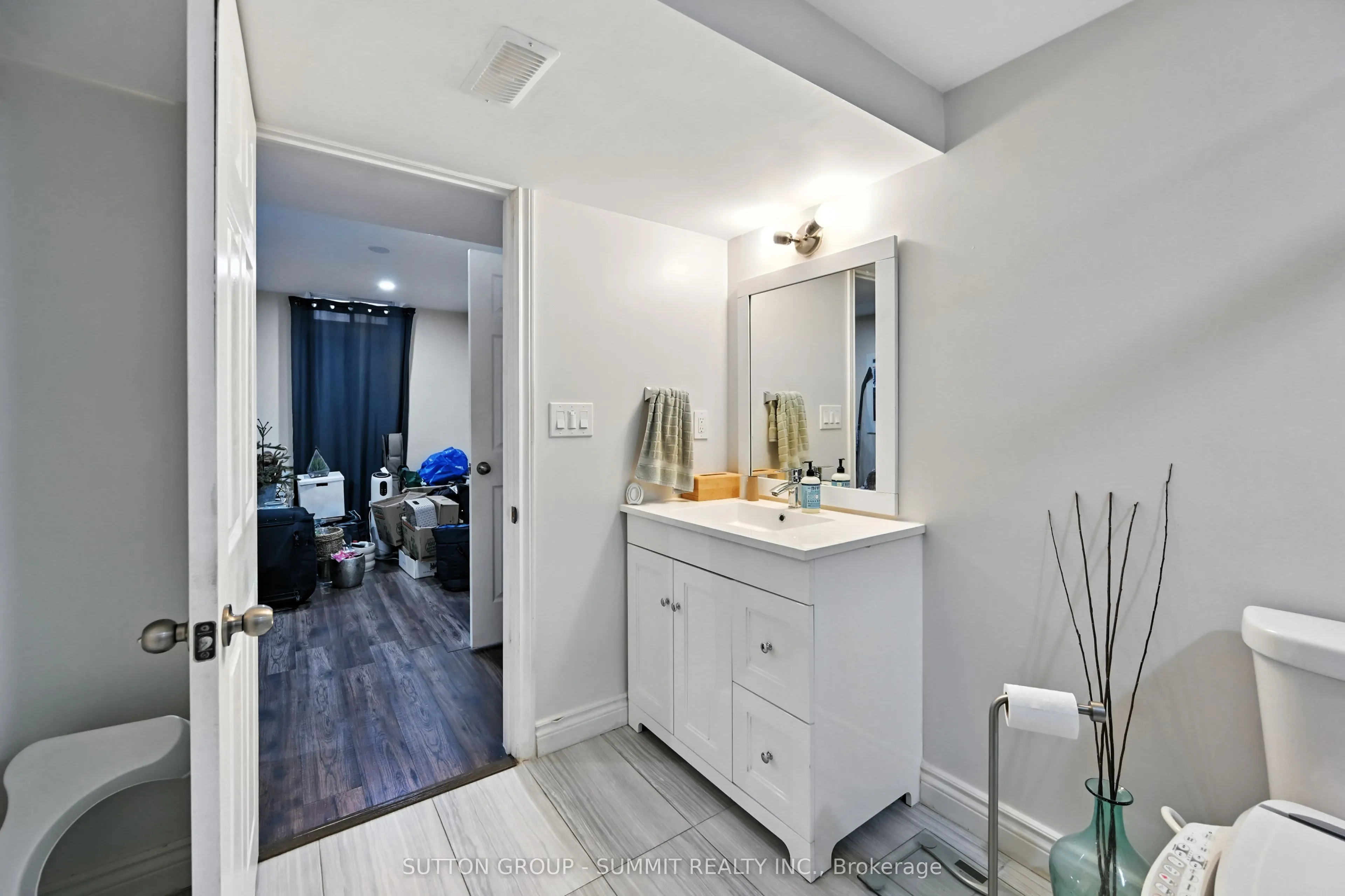 515 North Service Road, #49