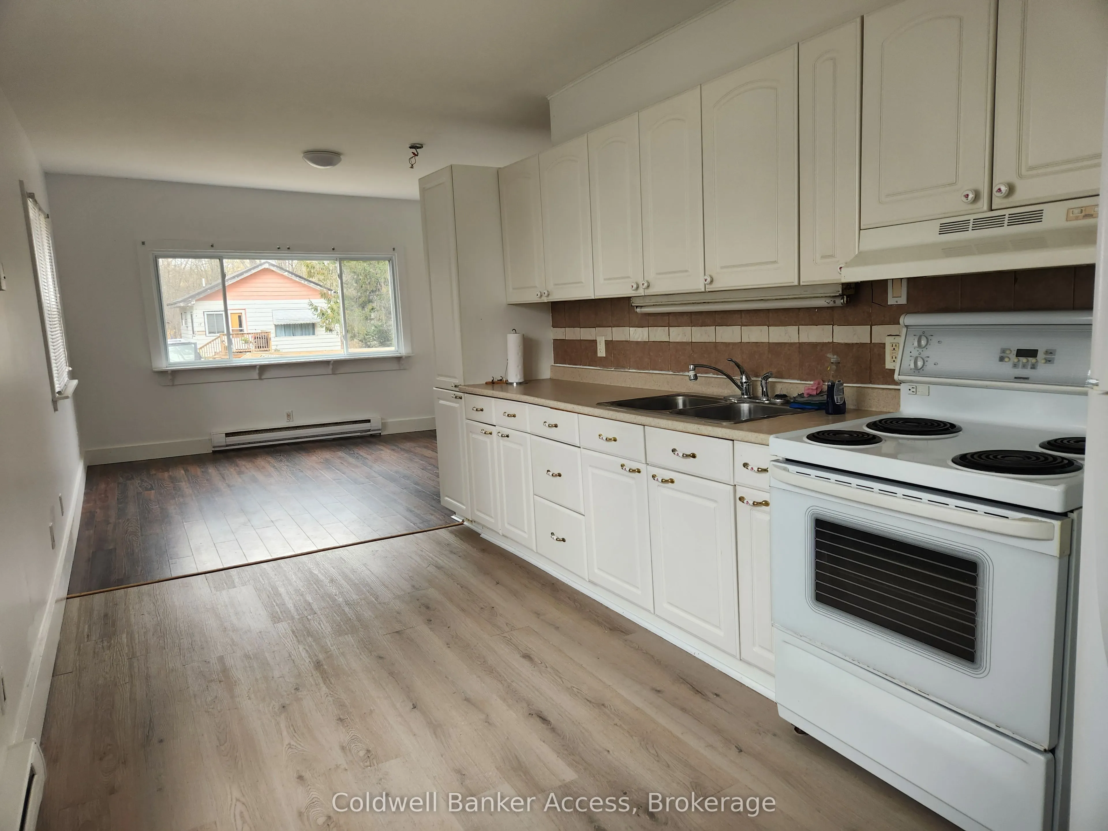 14 Joseph Street, #Main and Upper