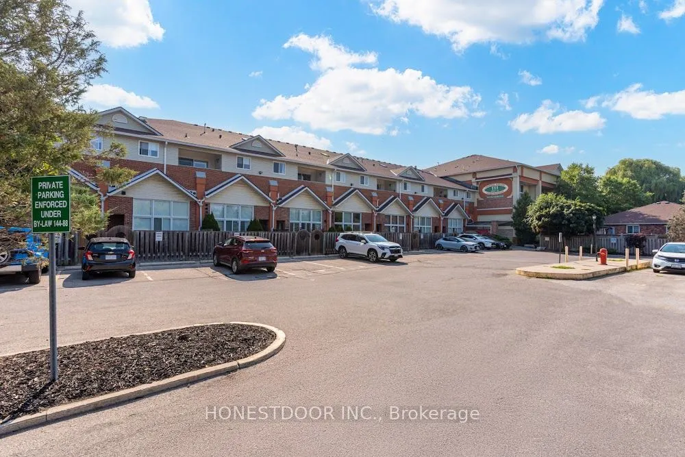 111 Grey Street, #204