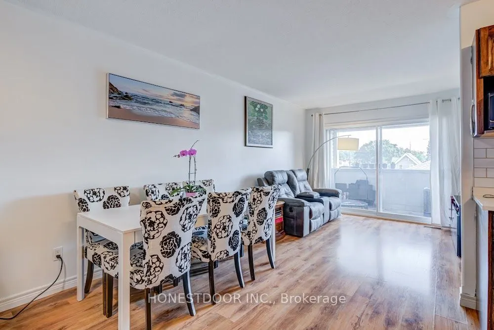 111 Grey Street, #204