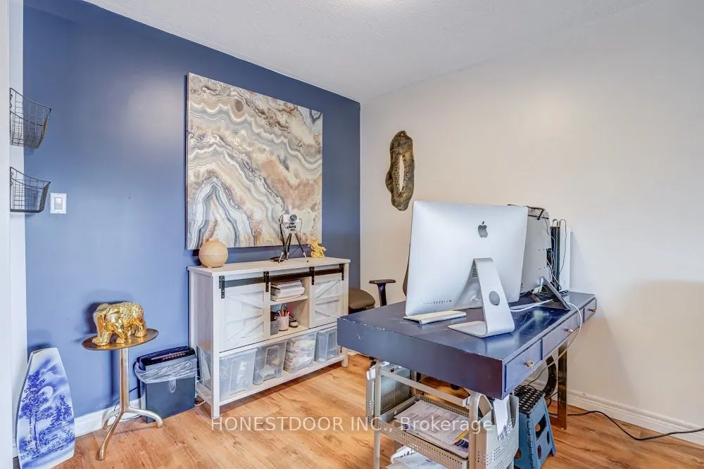 111 Grey Street, #204