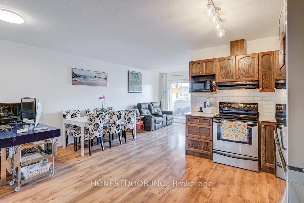 111 Grey Street, #204