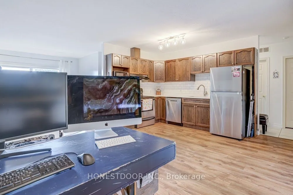 111 Grey Street, #204