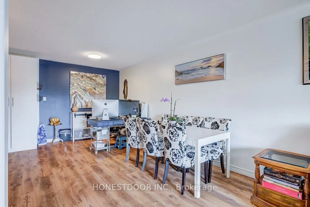 111 Grey Street, #204