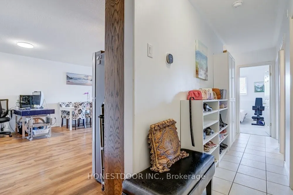 111 Grey Street, #204