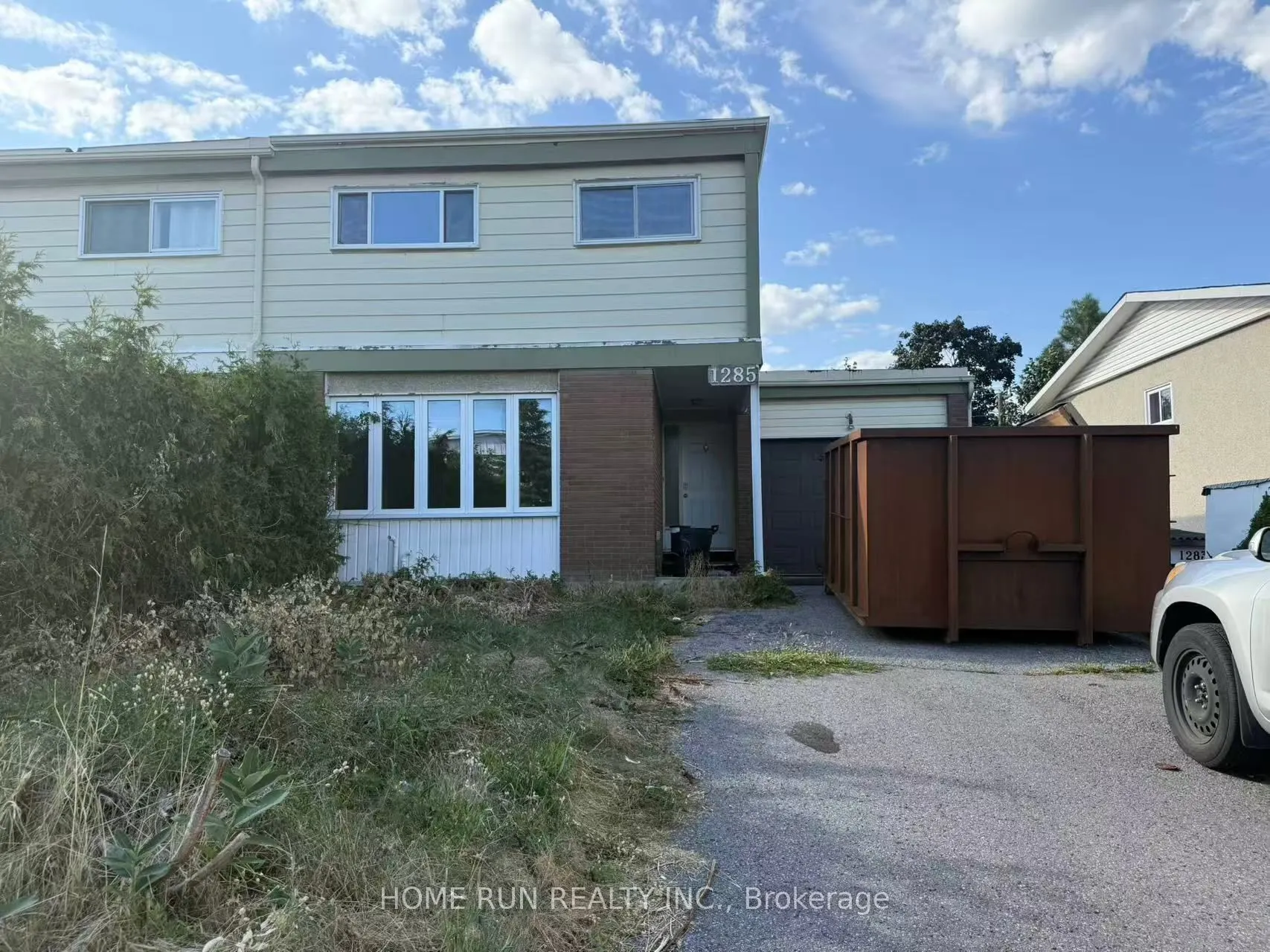 1285 Meadowland Drive E