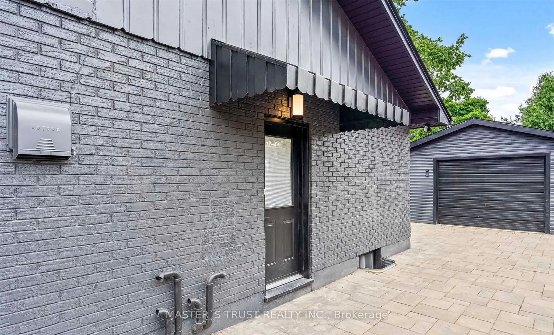 25 Spring garden Boulevard
