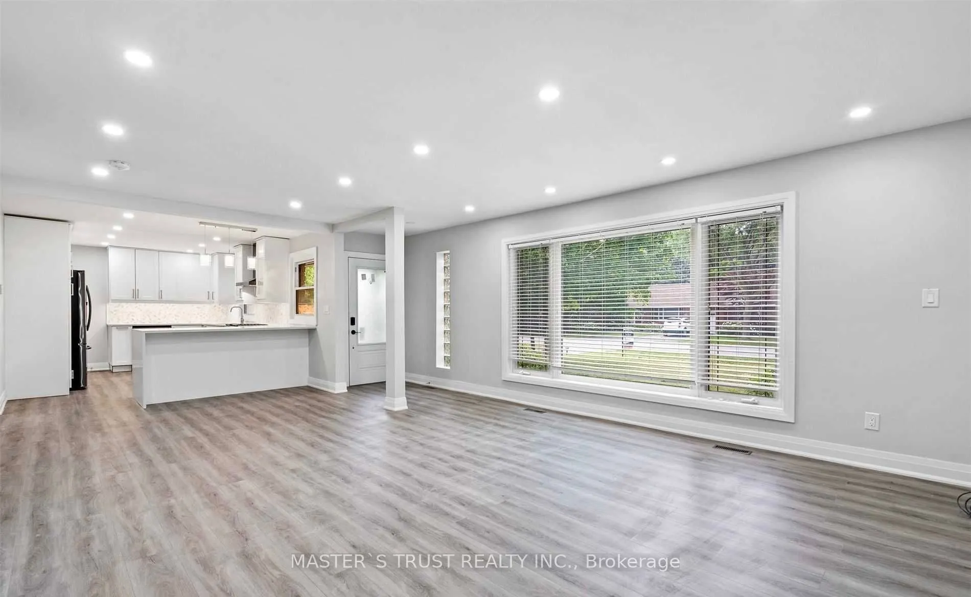 25 Spring garden Boulevard