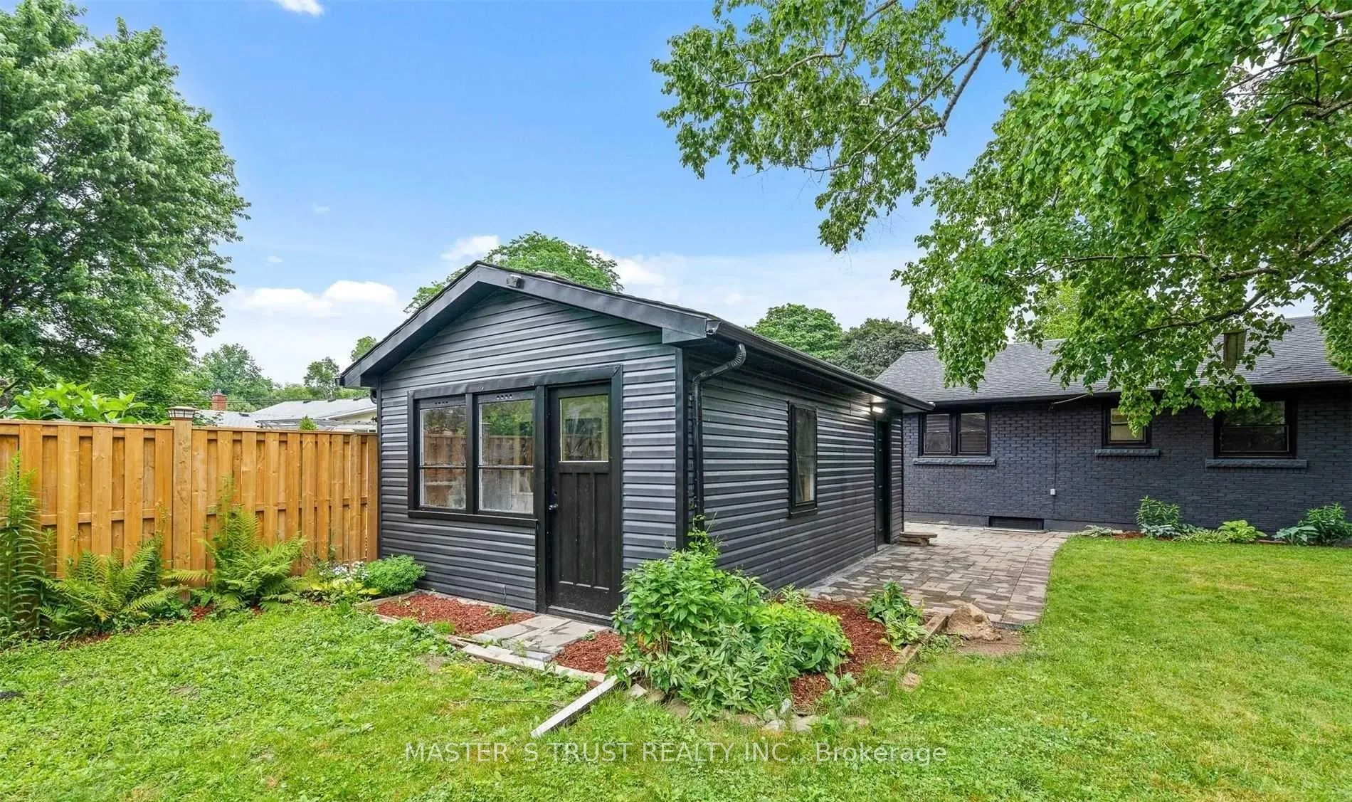 25 Spring garden Boulevard