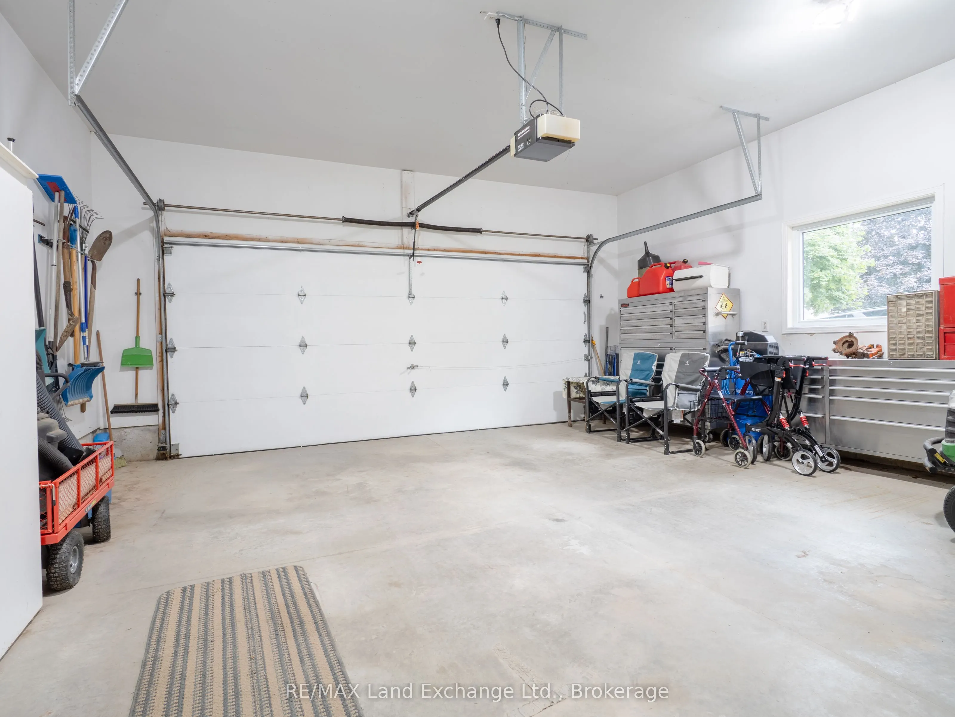 806 Maplewood Drive