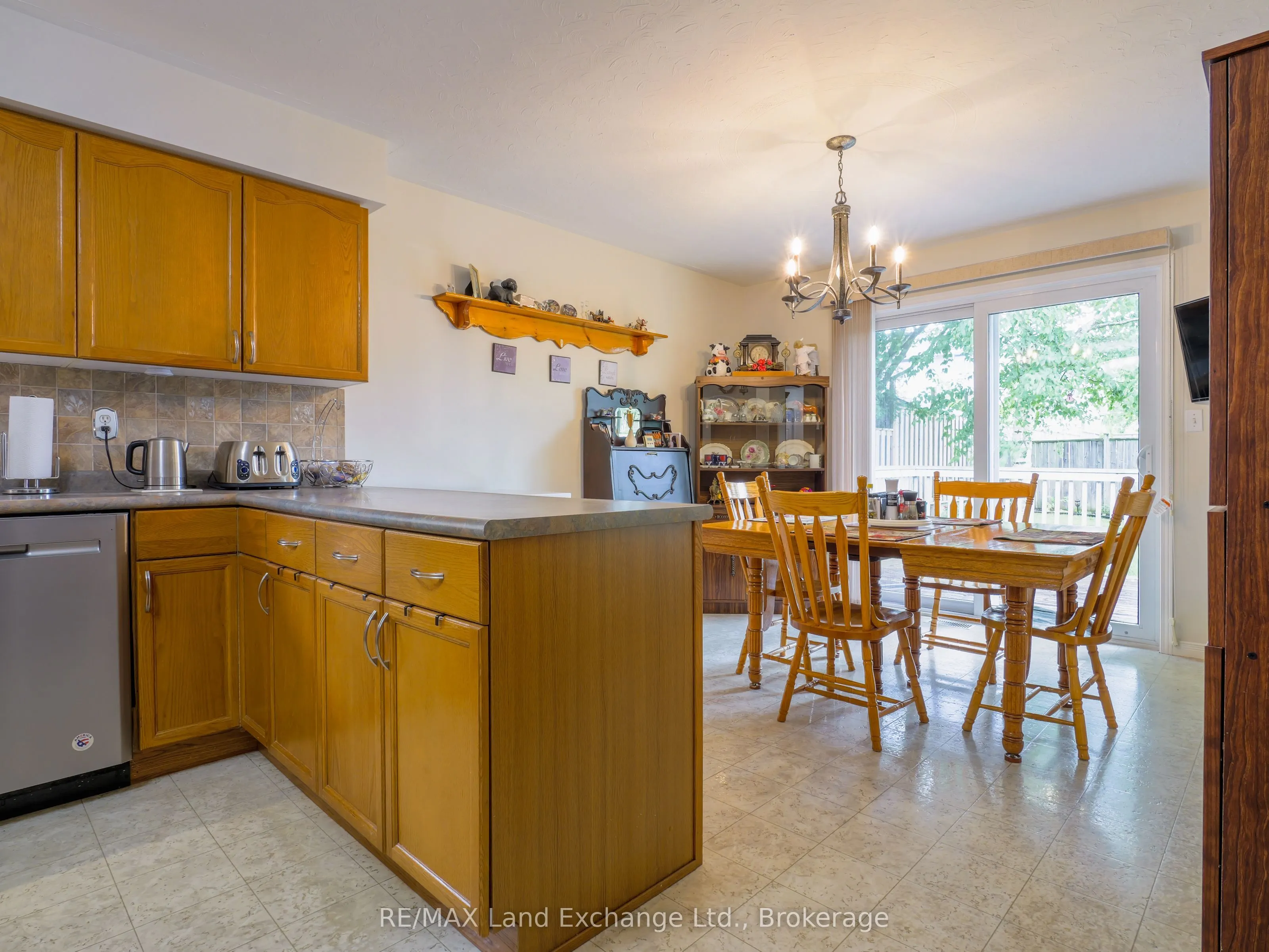 806 Maplewood Drive