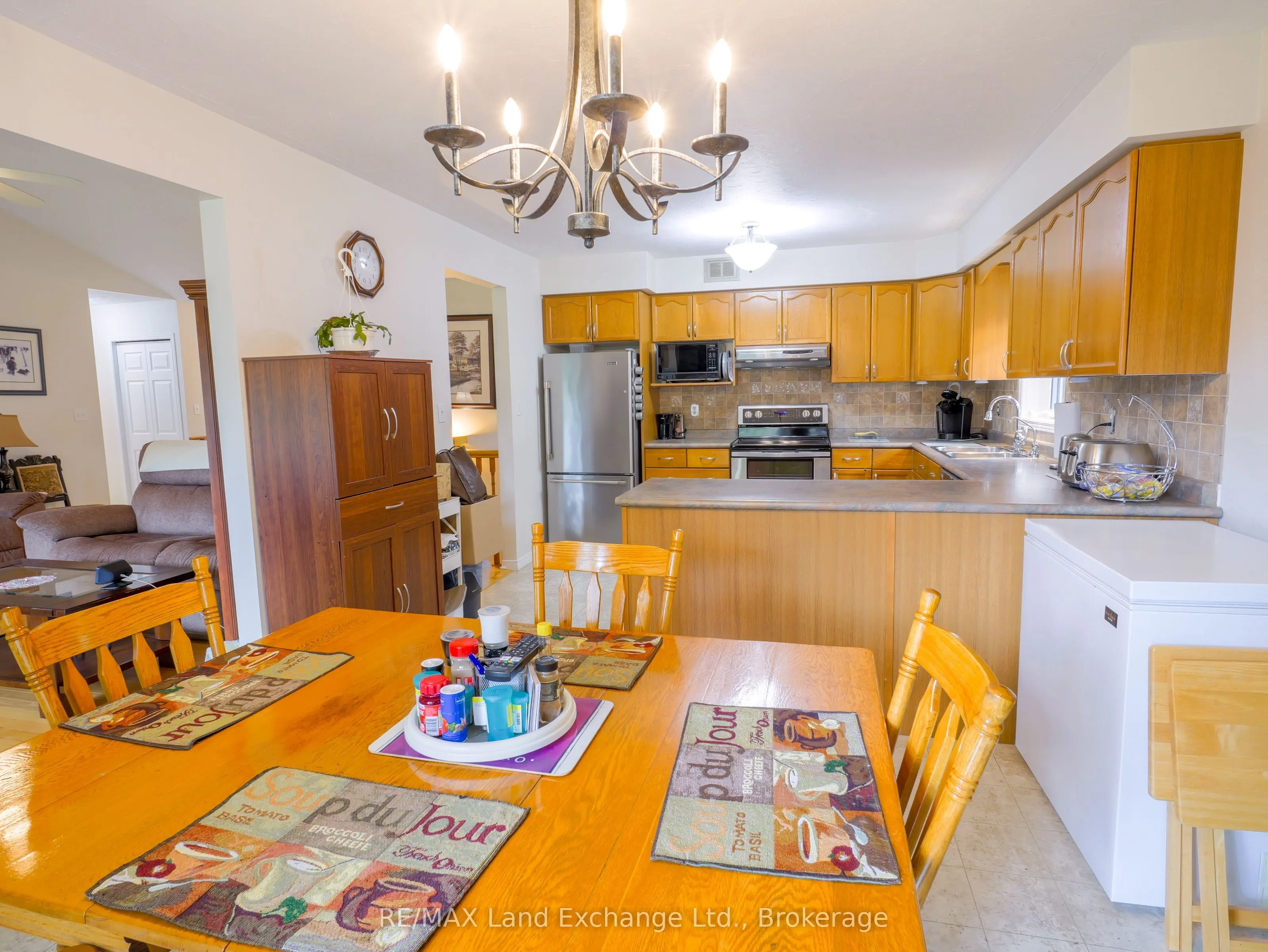 806 Maplewood Drive