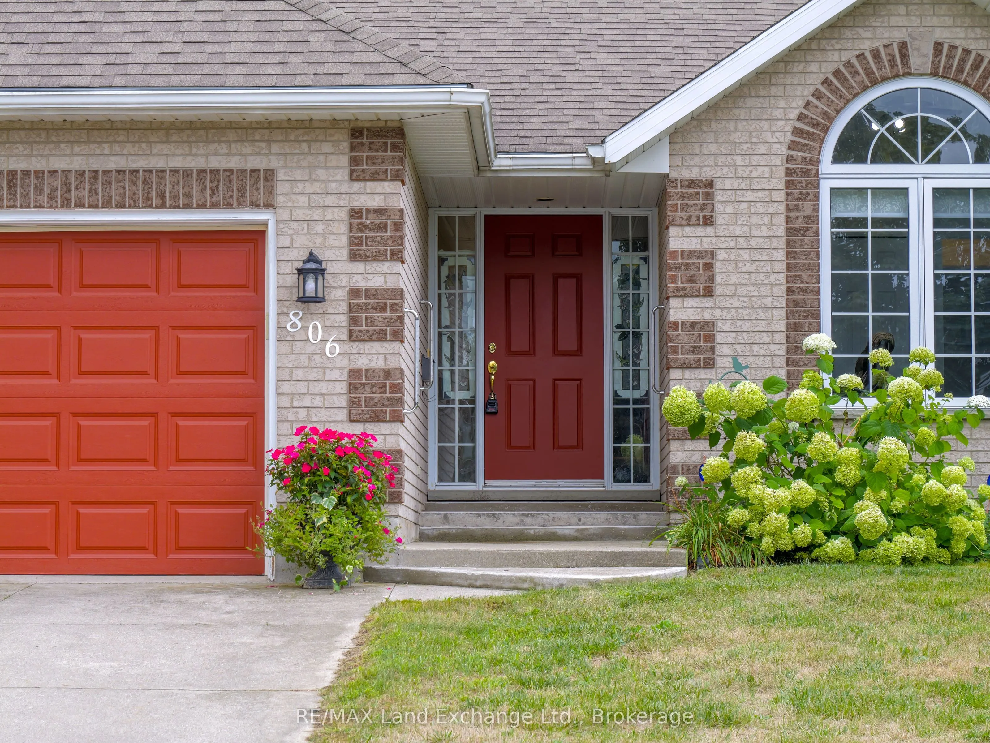 806 Maplewood Drive