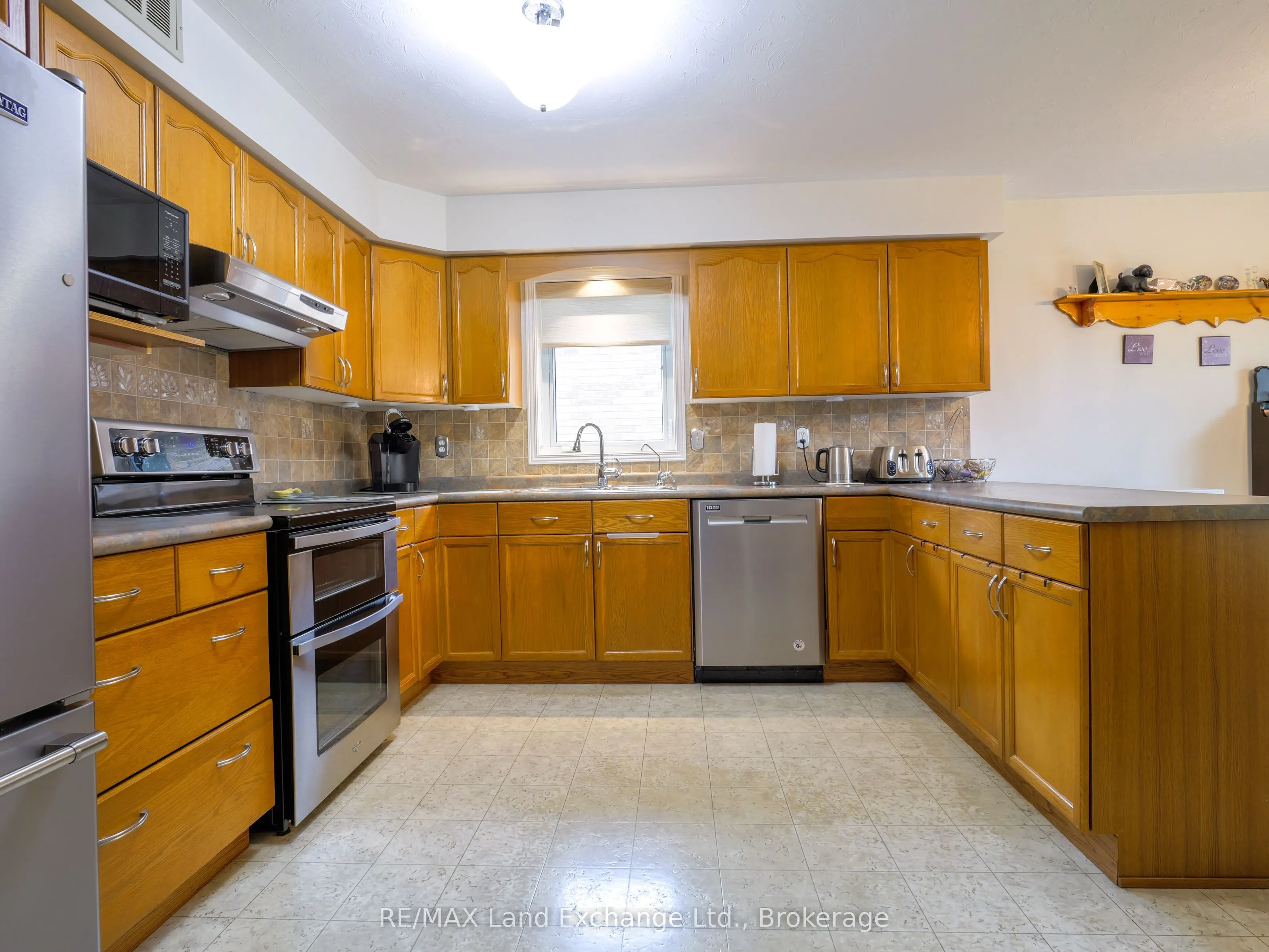806 Maplewood Drive
