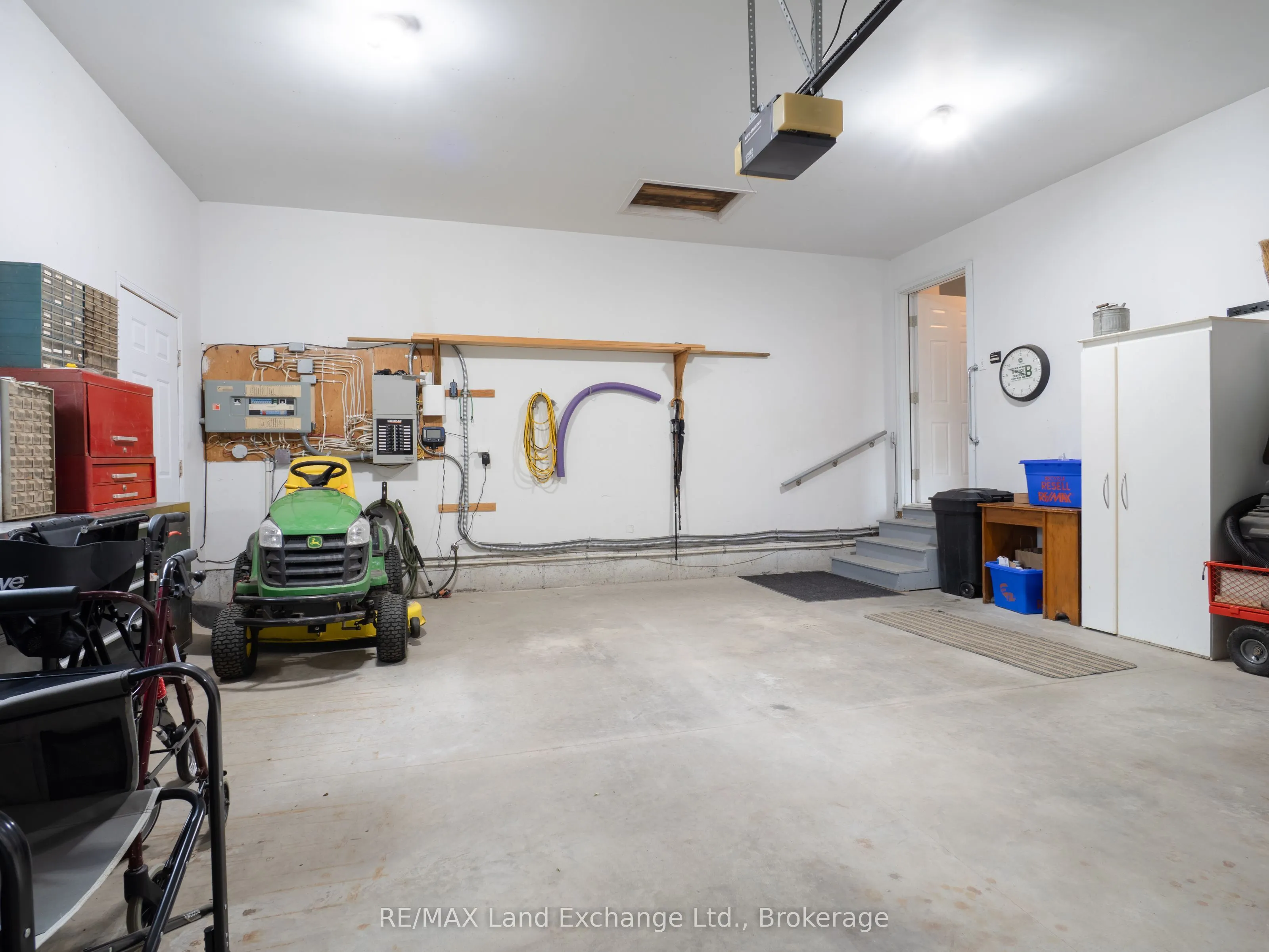 806 Maplewood Drive